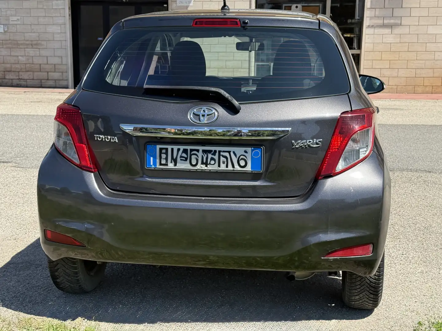Toyota Yaris 🚗 Vendo Toyota Yaris 1.0  Benzina – €4.600 - 2