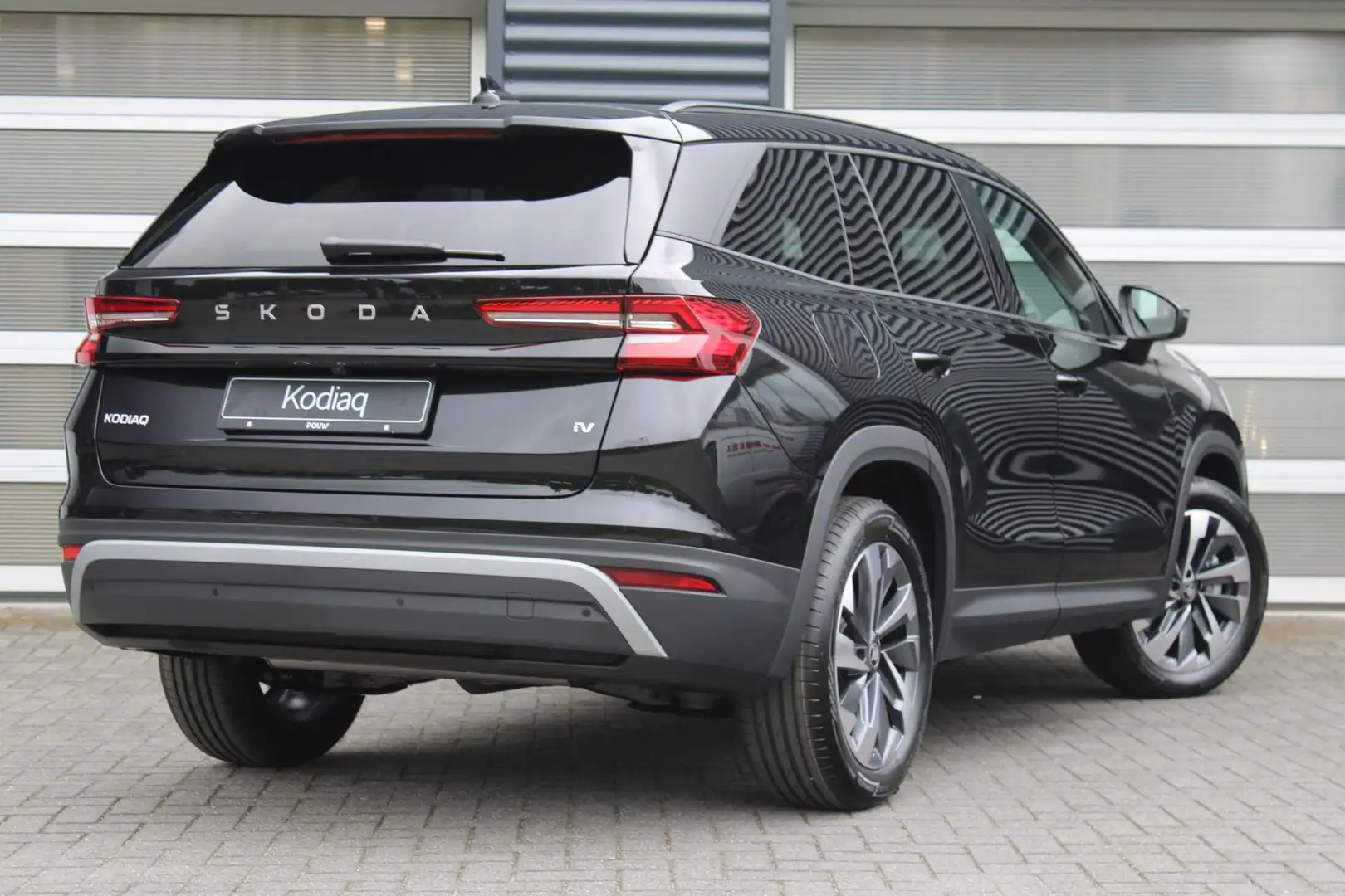 Skoda Kodiaq 1.5 TSI PHEV 204pk DSG Business Edition | LMV 19'' Zwart - 2