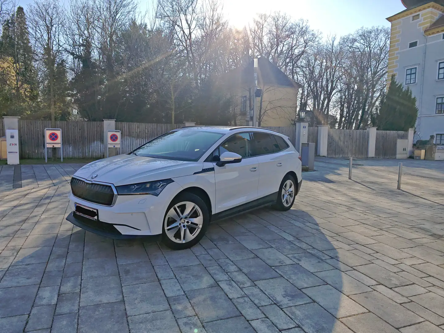 Skoda Enyaq Enyaq iV 60 62kWh Weiß - 1