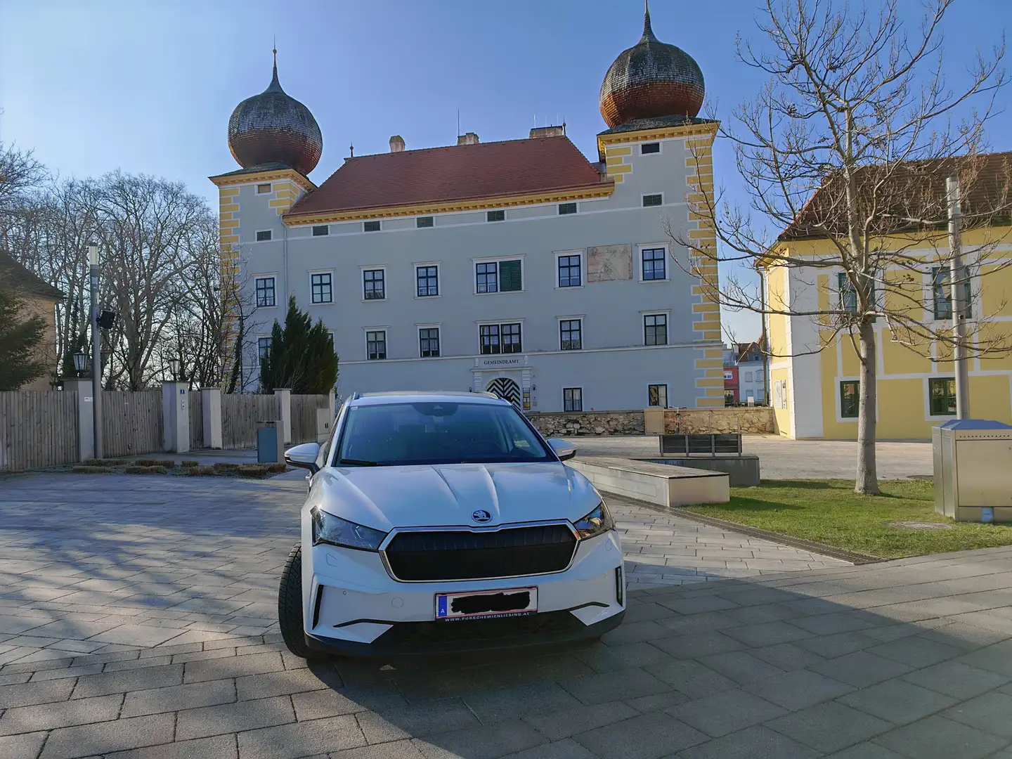 Skoda Enyaq Enyaq iV 60 62kWh Weiß - 2