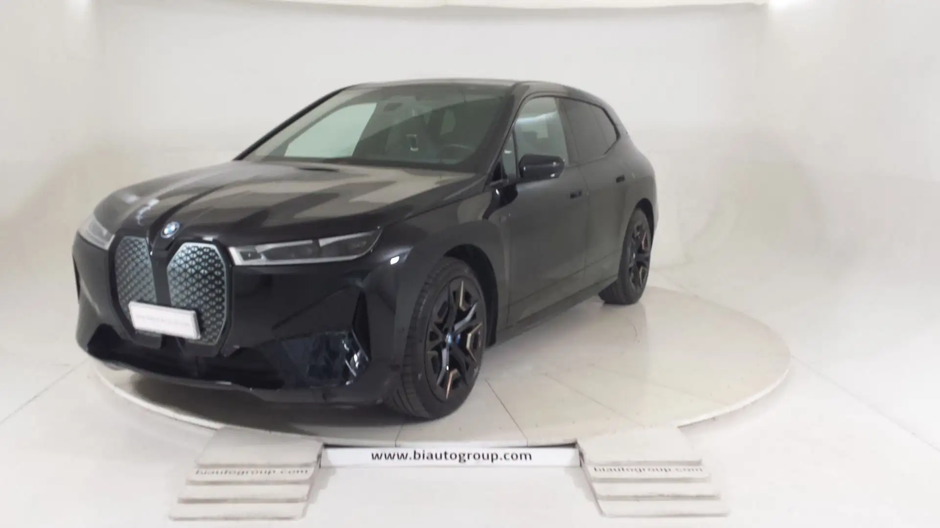 BMW iX i20 2021 M60 - 1