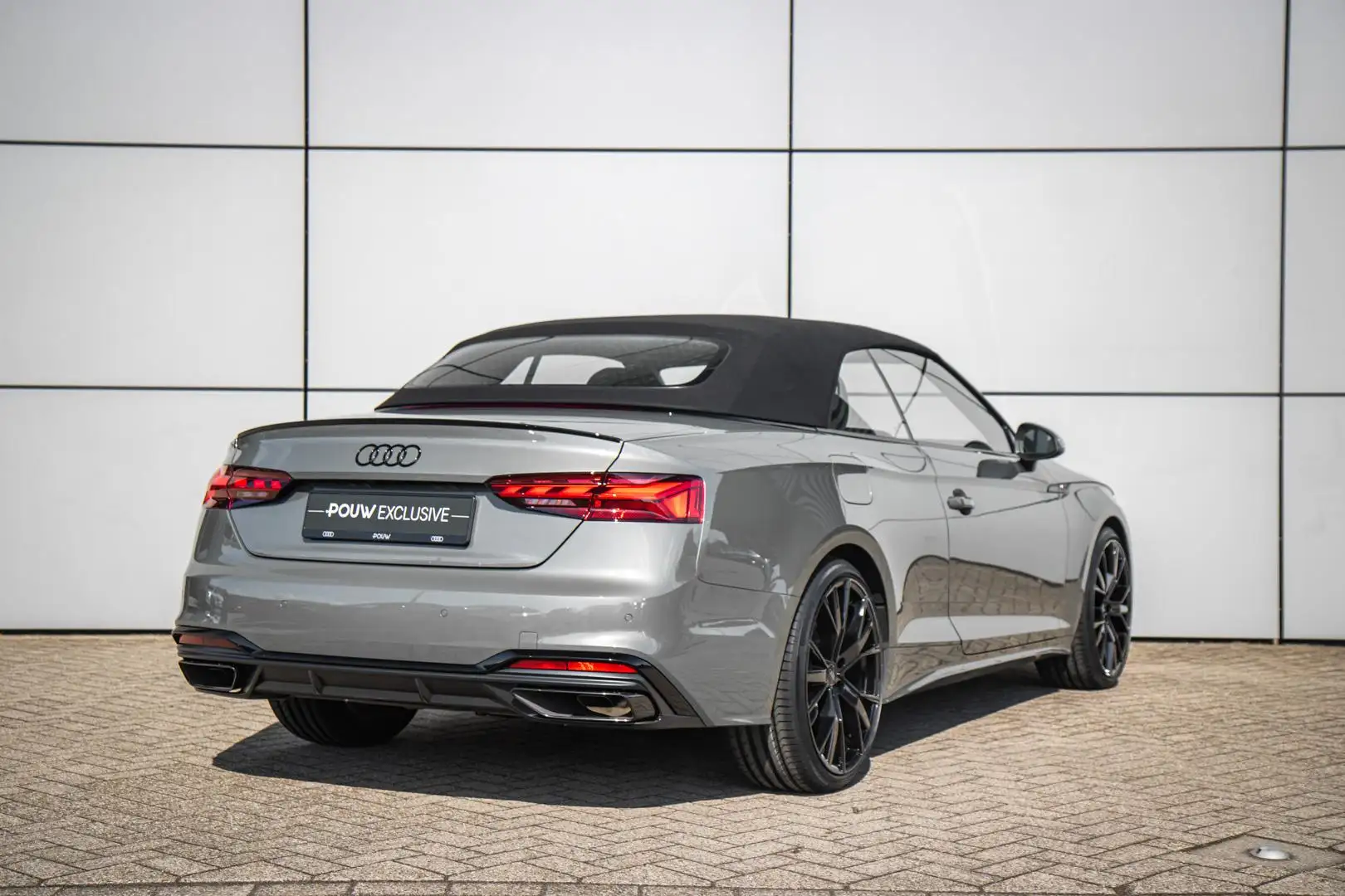 Audi A5 Cabriolet 35 TFSI 150pk S Edition | Stoel-/Nekverw Gris - 2