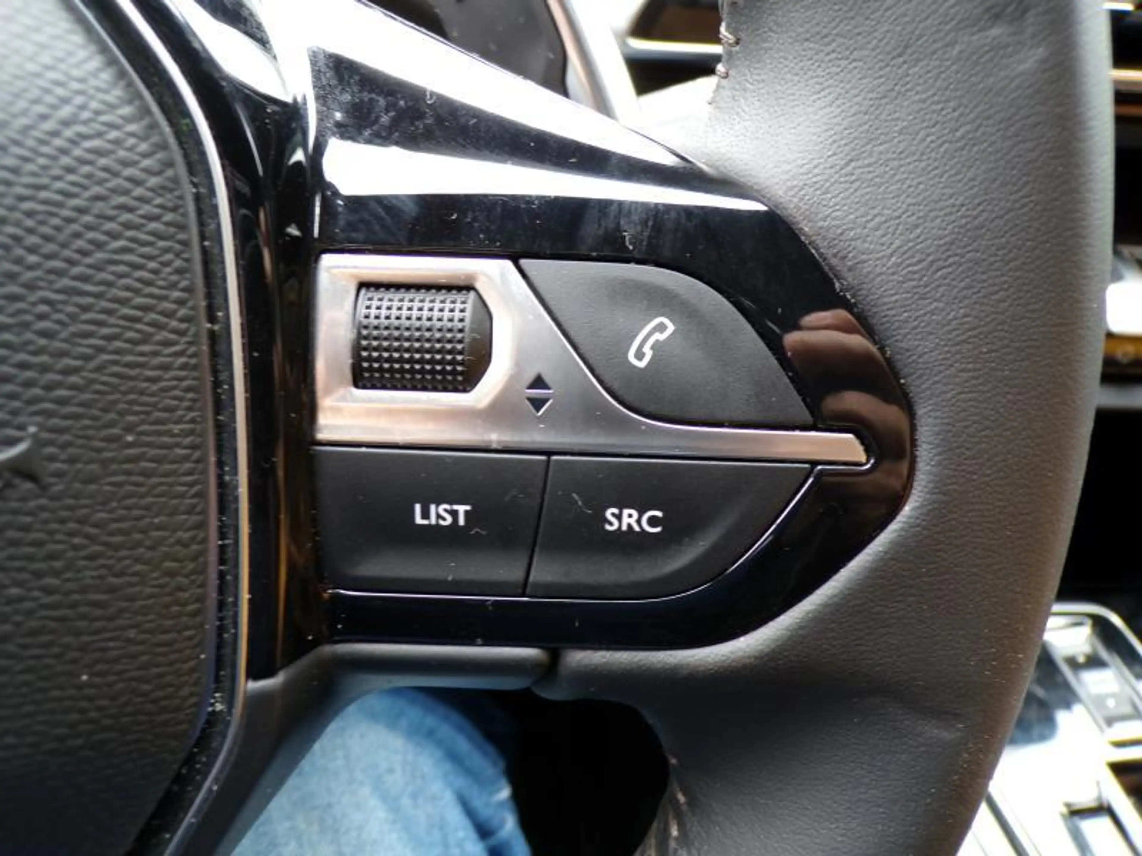 Peugeot 5008 1.5 HDi 131cv Automatique 7pl vert 11/24 45.074km — photo 13