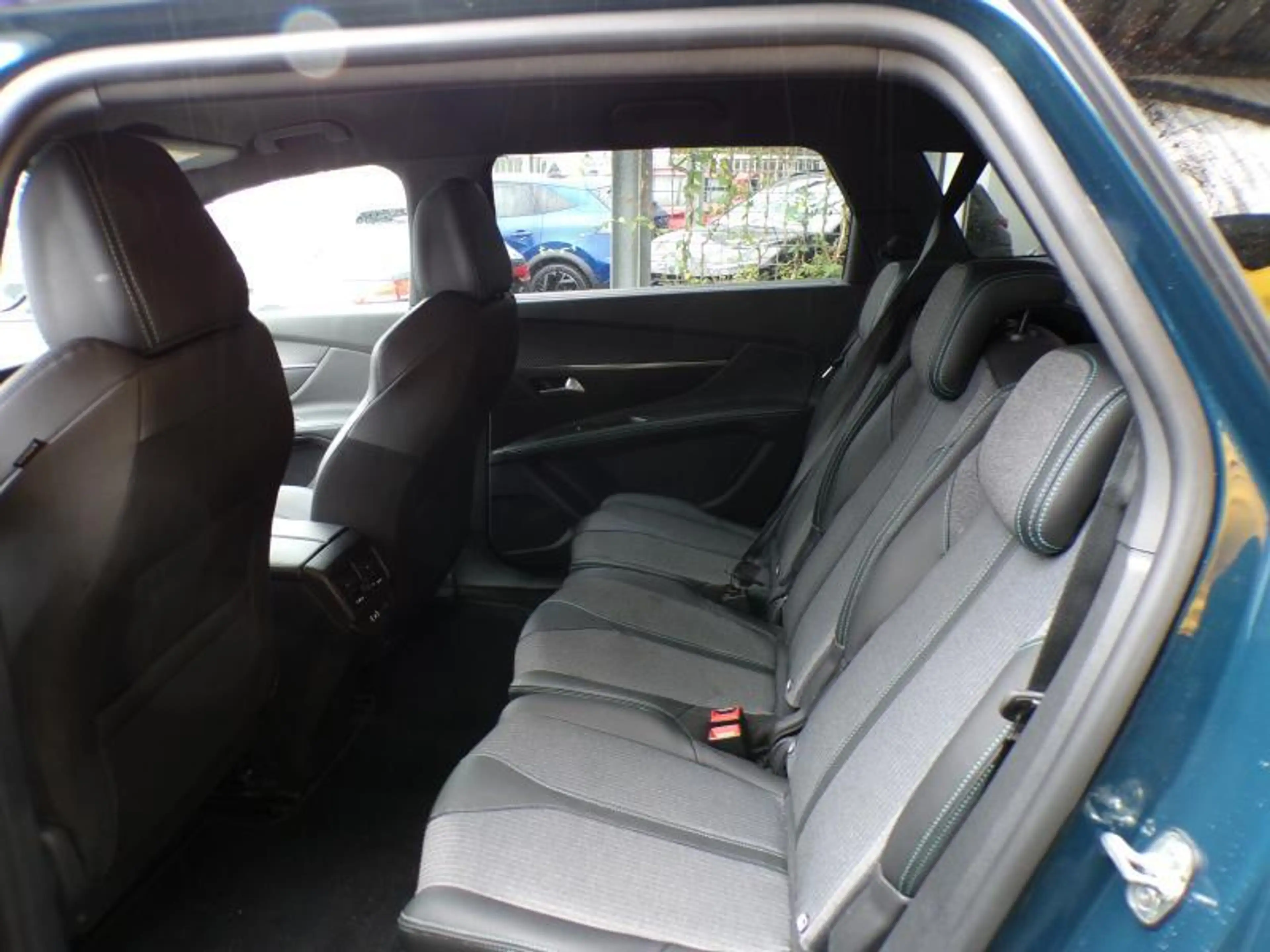 Peugeot 5008 1.5 HDi 131cv Automatique 7pl vert 11/24 45.074km — photo 7
