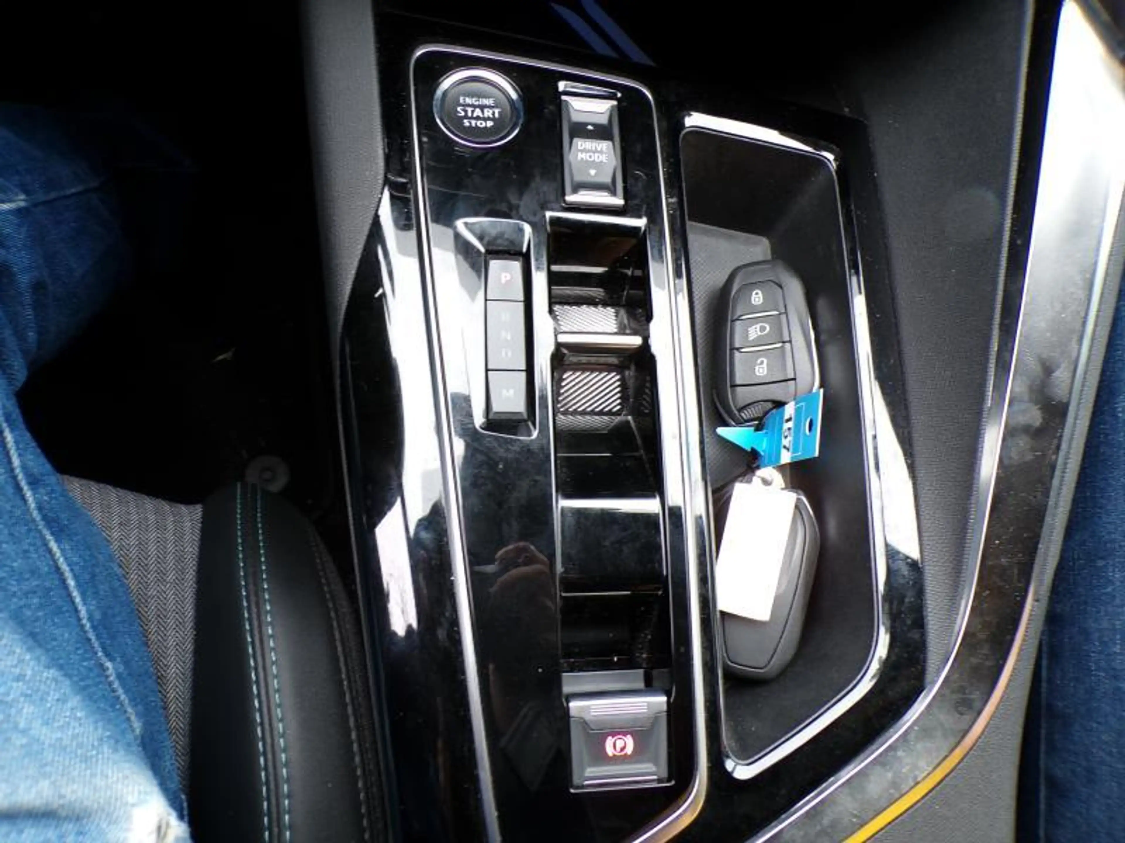 Peugeot 5008 1.5 HDi 131cv Automatique 7pl vert 11/24 45.074km — photo 12