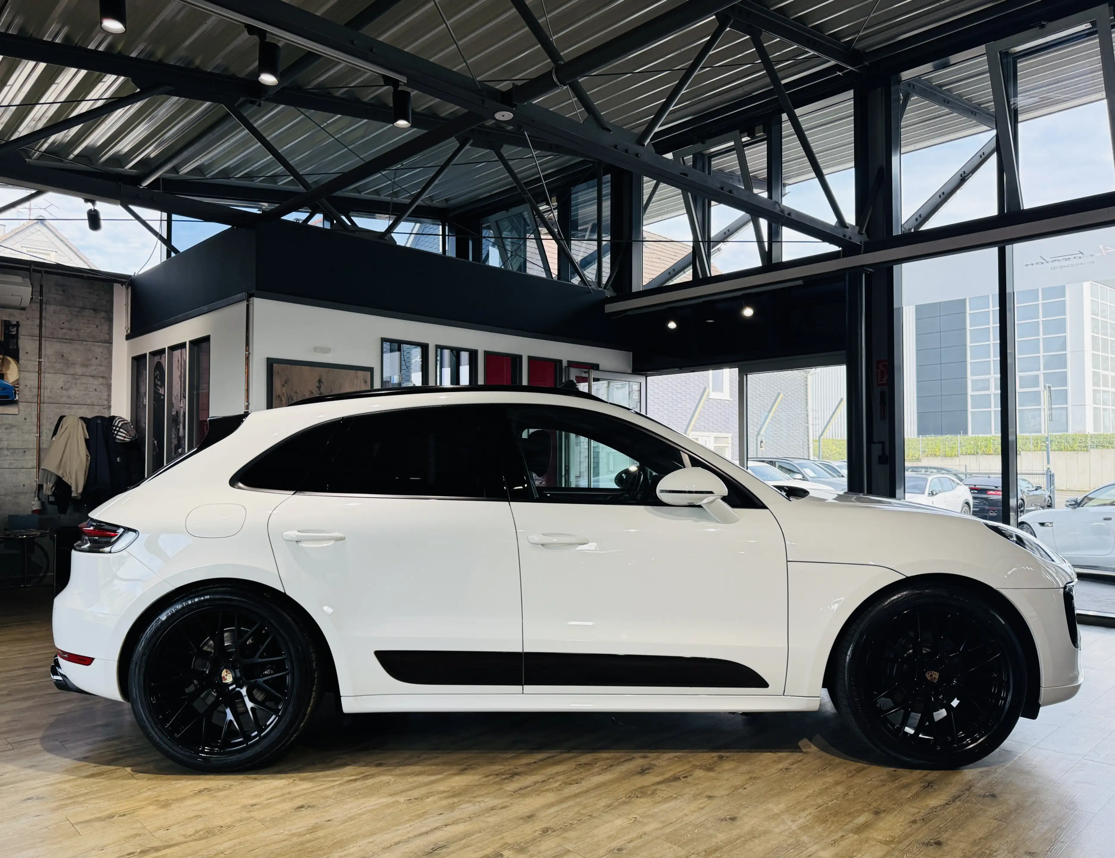 Porsche Macan PDK*CHRONO*SP.ABGAS*PANO*KAMERA*LUFT*21Z.* — photo 9