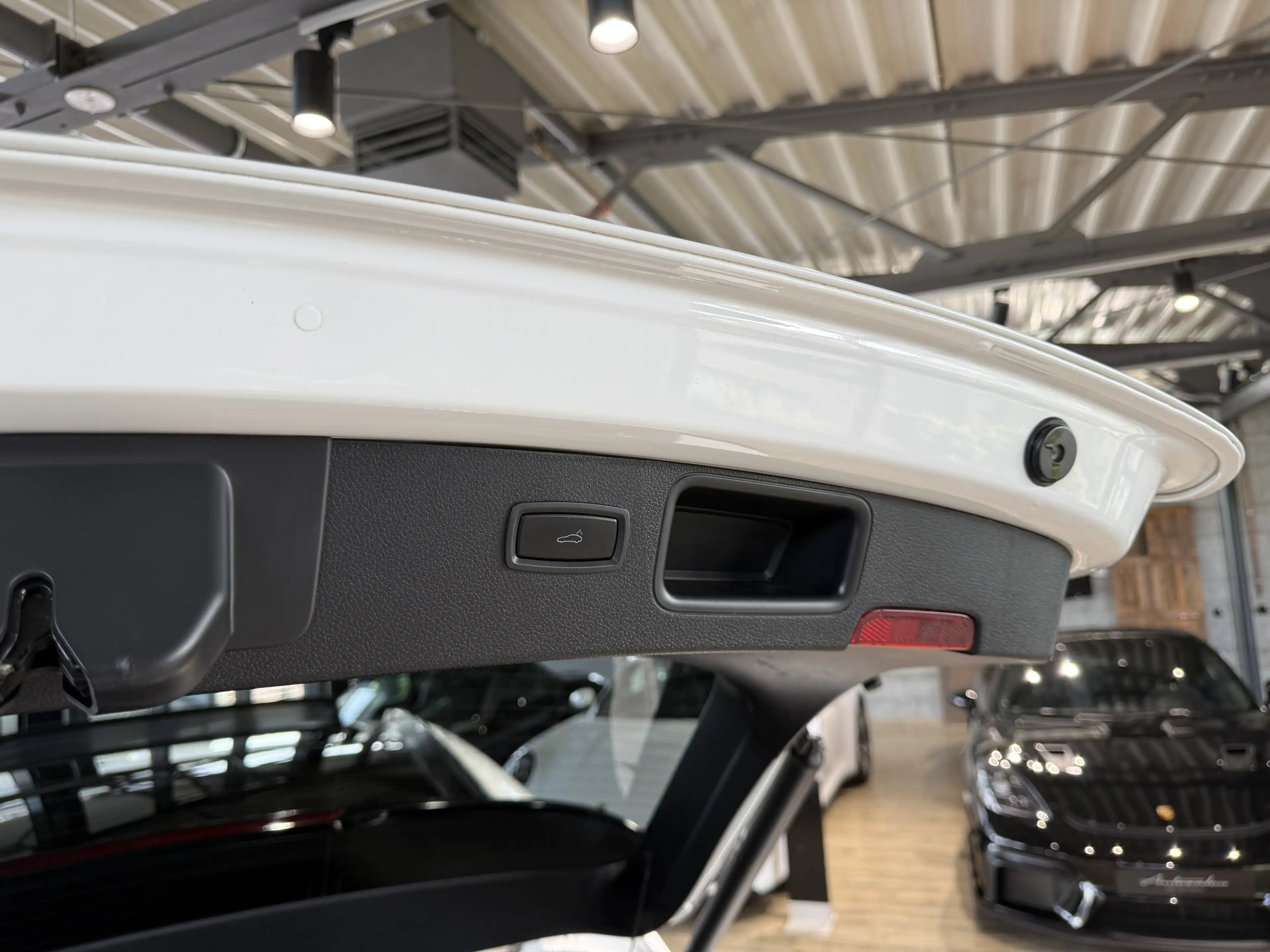 Porsche Macan PDK*CHRONO*SP.ABGAS*PANO*KAMERA*LUFT*21Z.* — photo 14