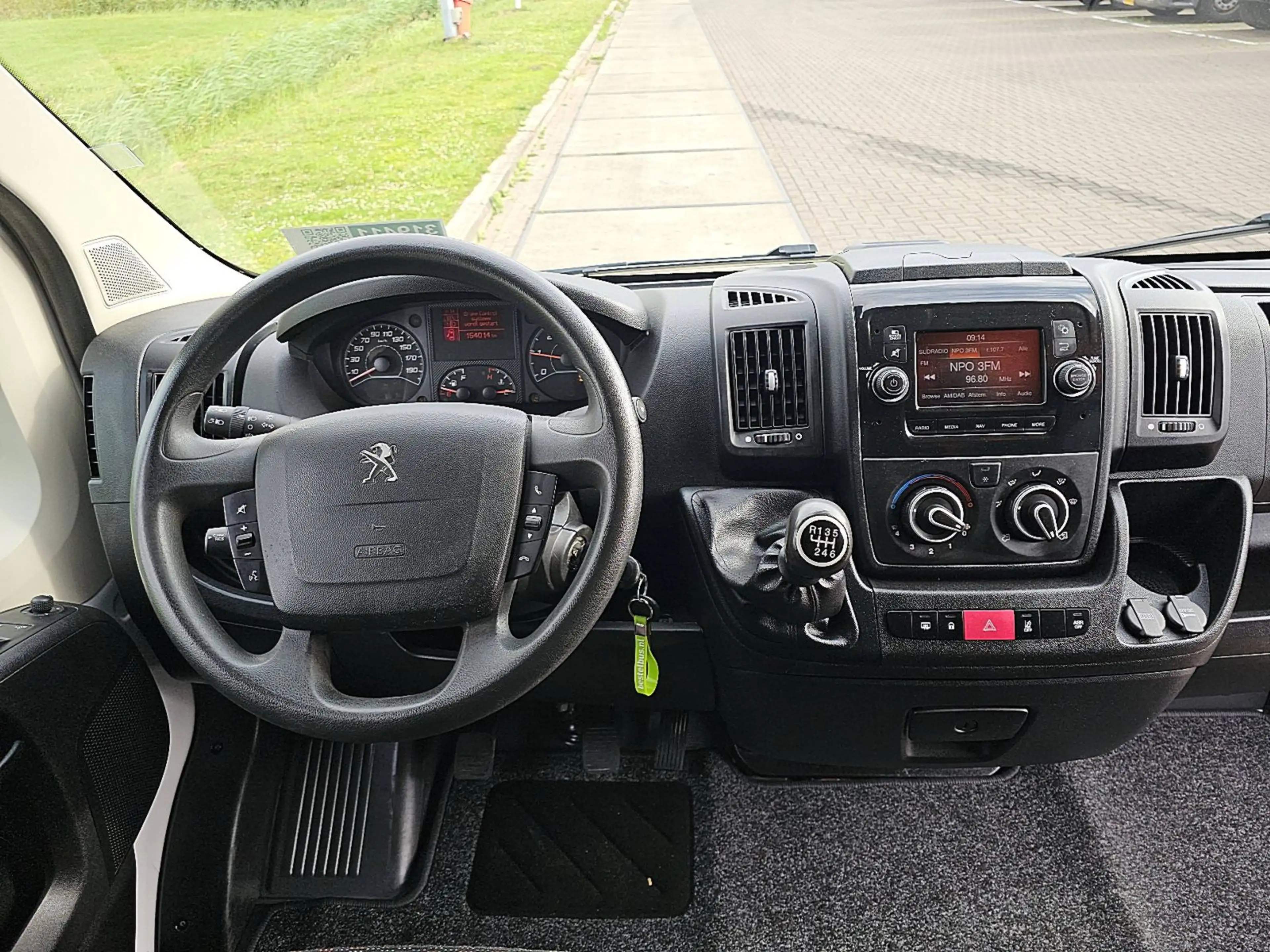 Peugeot Boxer 2.2 L2H2 Imperiaal Navi — photo 8