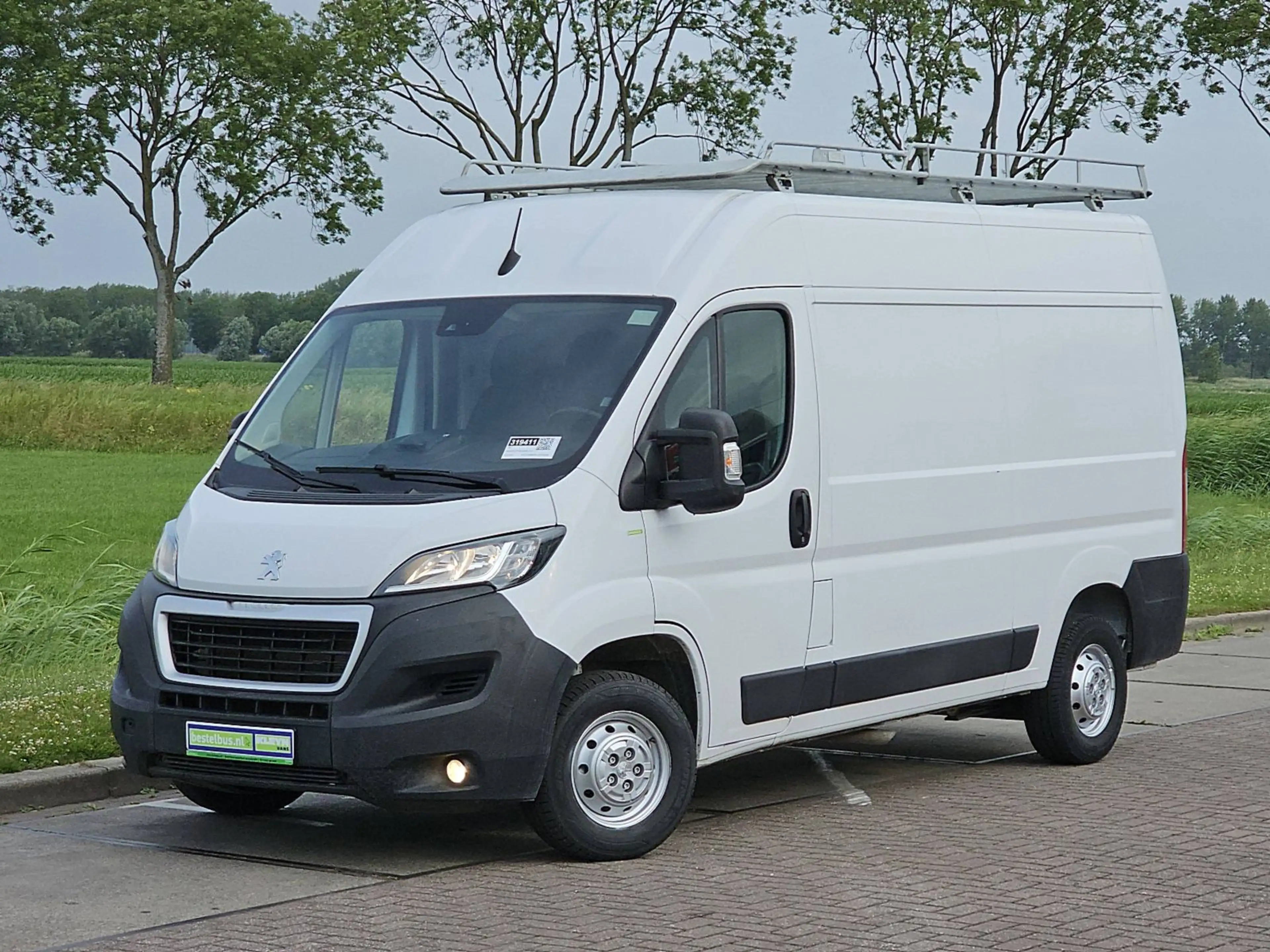 Peugeot Boxer 2.2 L2H2 Imperiaal Navi — photo 2