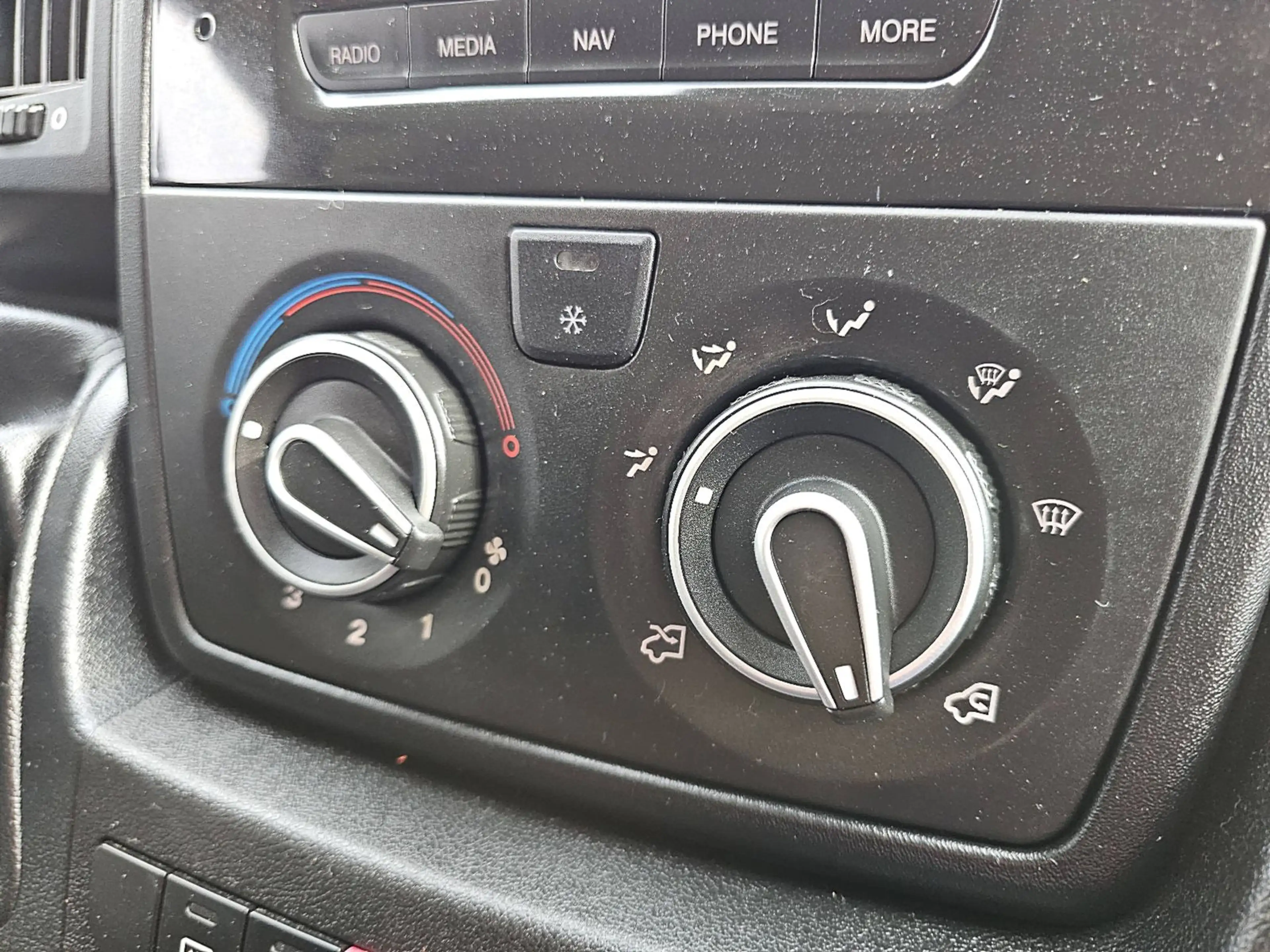 Peugeot Boxer 2.2 L2H2 Imperiaal Navi — photo 10