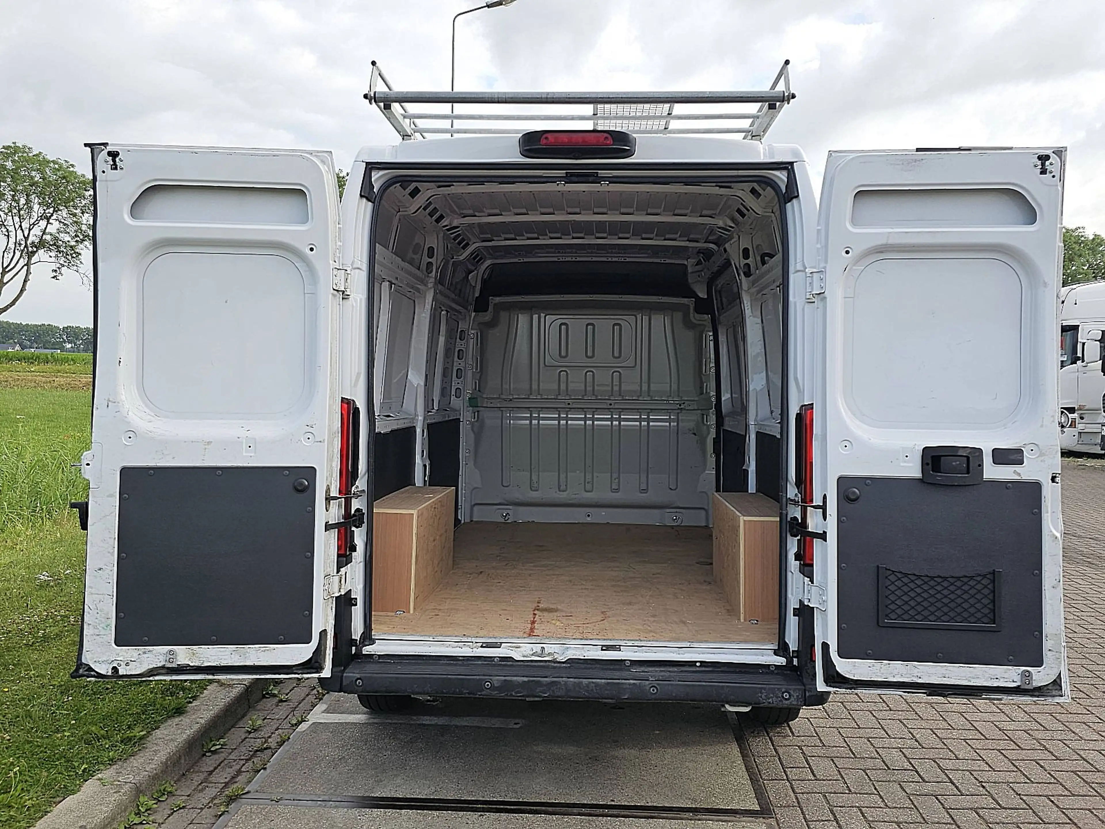 Peugeot Boxer 2.2 L2H2 Imperiaal Navi — photo 15