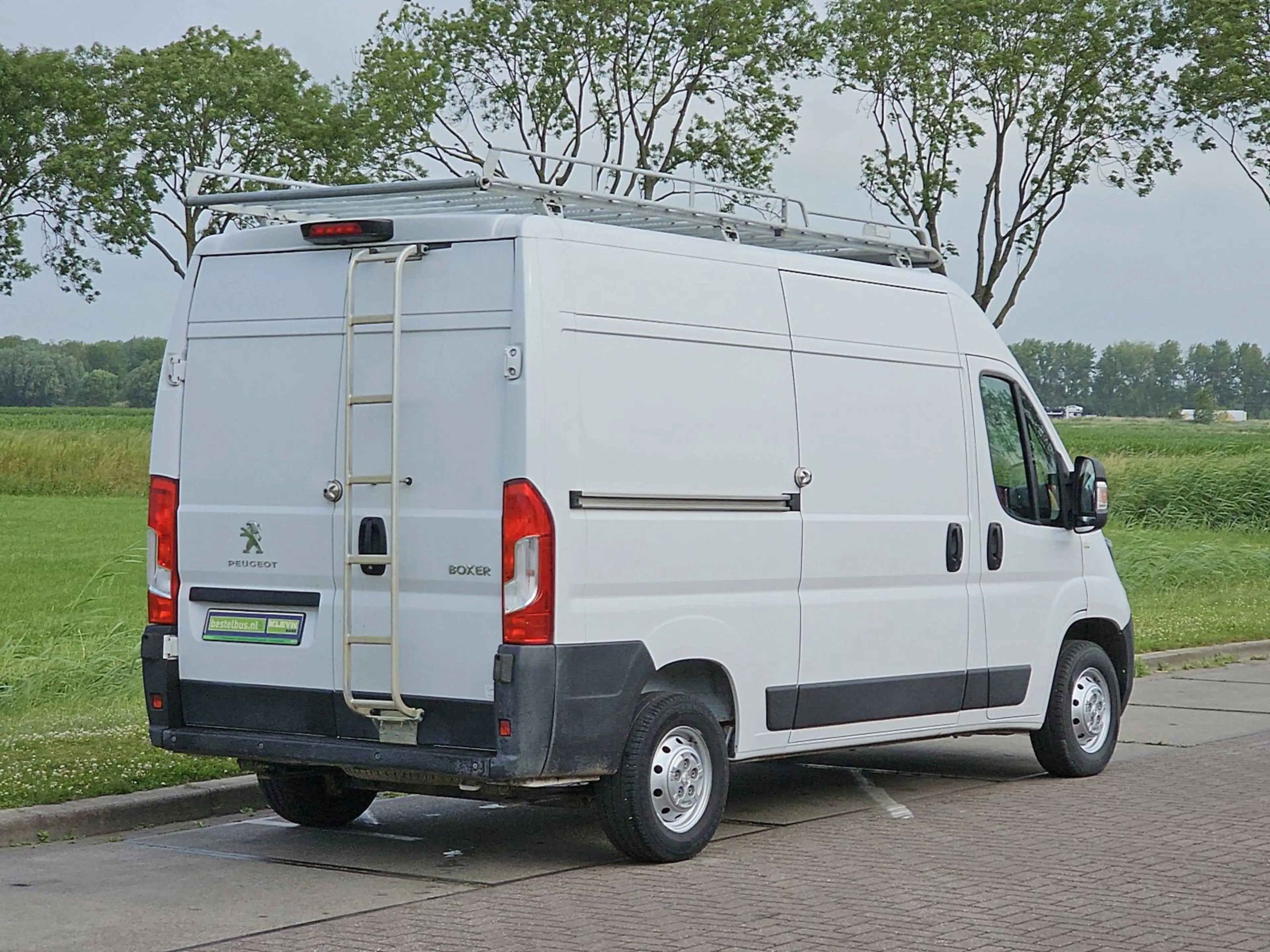 Peugeot Boxer 2.2 L2H2 Imperiaal Navi — photo 3