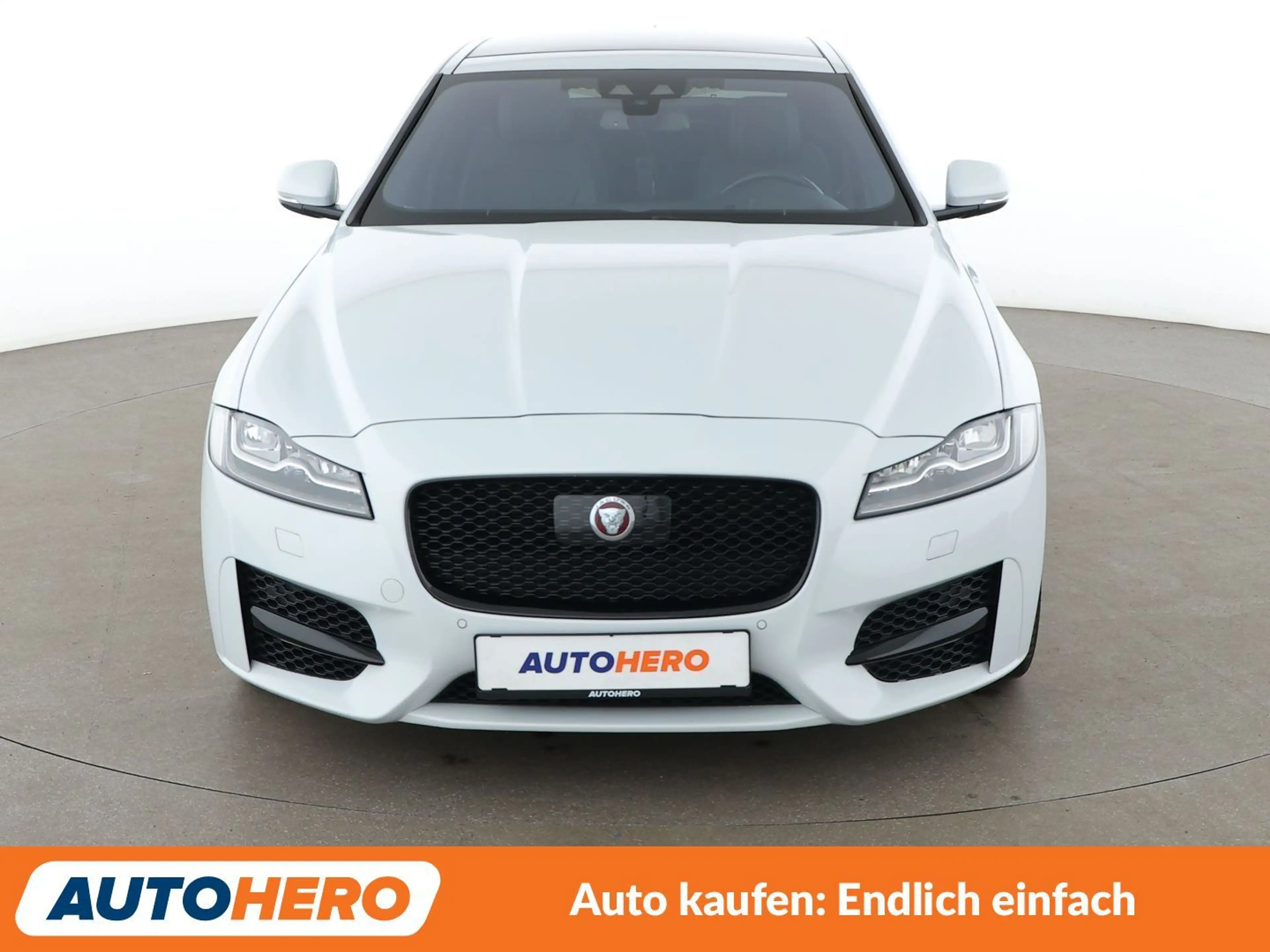 Jaguar XF 30d R-Sport Aut.*NAVI*BiXENON*CAM*TEMPO*SHZ*LHZ* — photo 9