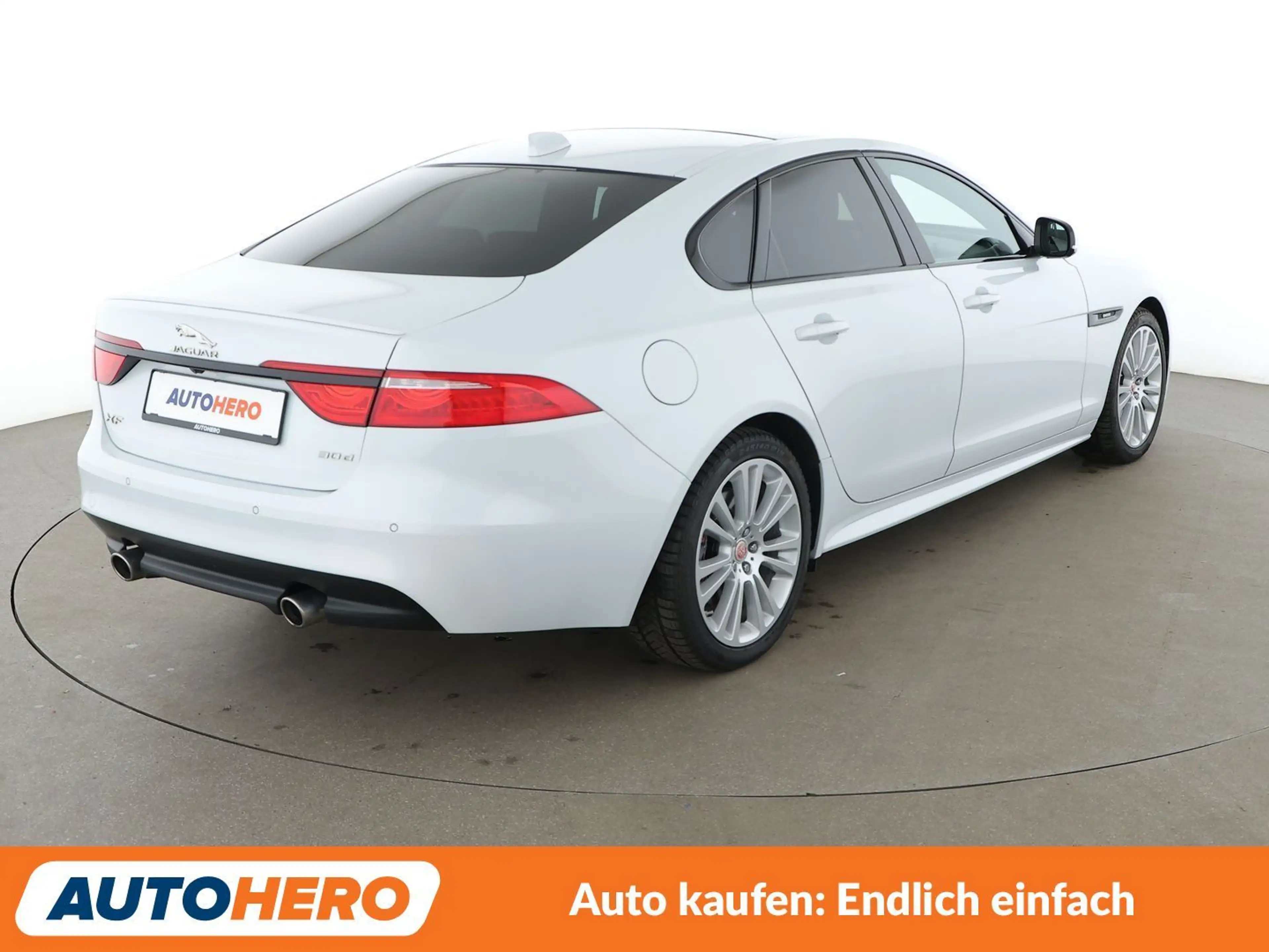 Jaguar XF 30d R-Sport Aut.*NAVI*BiXENON*CAM*TEMPO*SHZ*LHZ* — photo 6