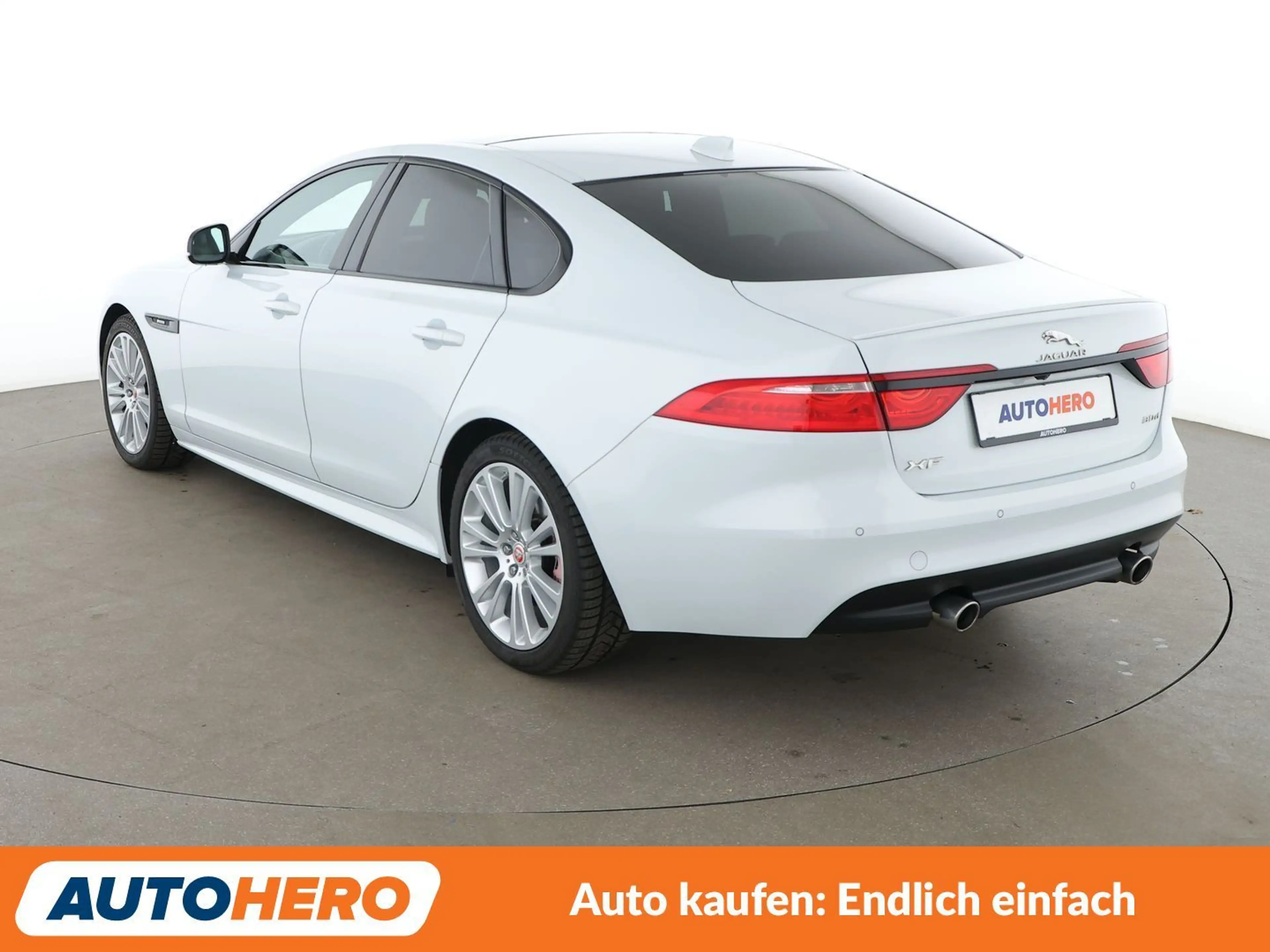 Jaguar XF 30d R-Sport Aut.*NAVI*BiXENON*CAM*TEMPO*SHZ*LHZ* — photo 4