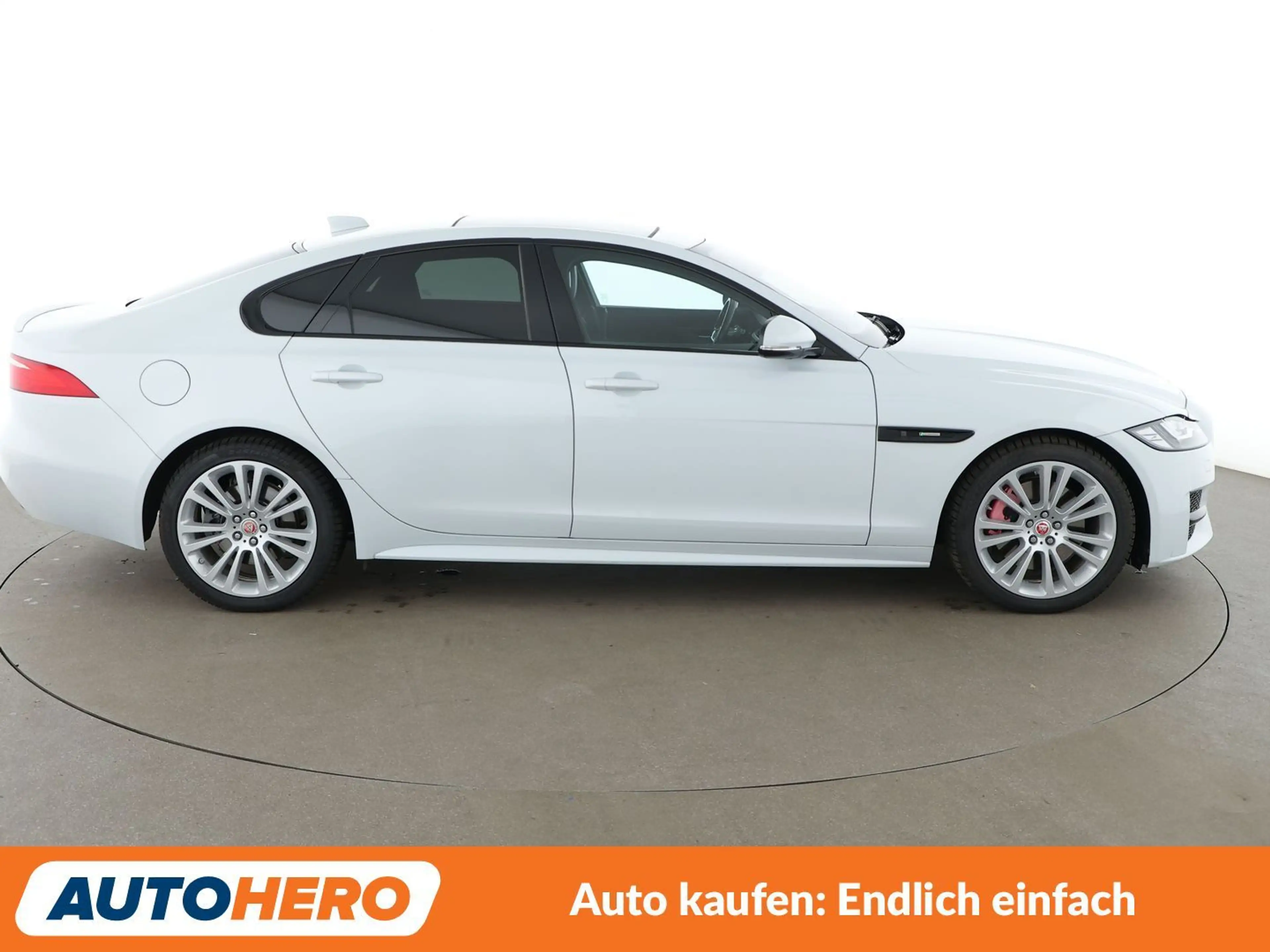 Jaguar XF 30d R-Sport Aut.*NAVI*BiXENON*CAM*TEMPO*SHZ*LHZ* — photo 7