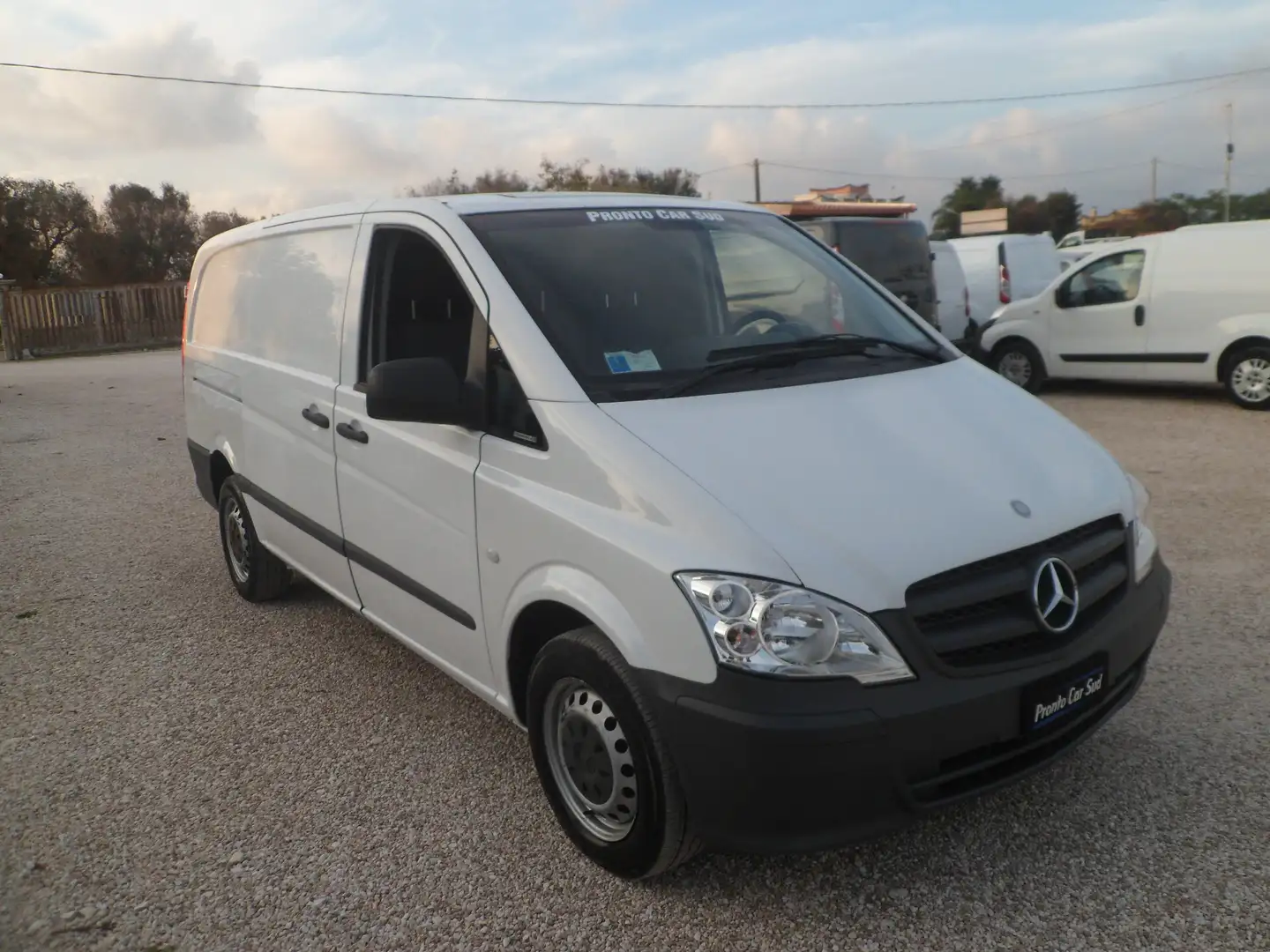 Mercedes-Benz Vito furgone maxi Bianco - 2