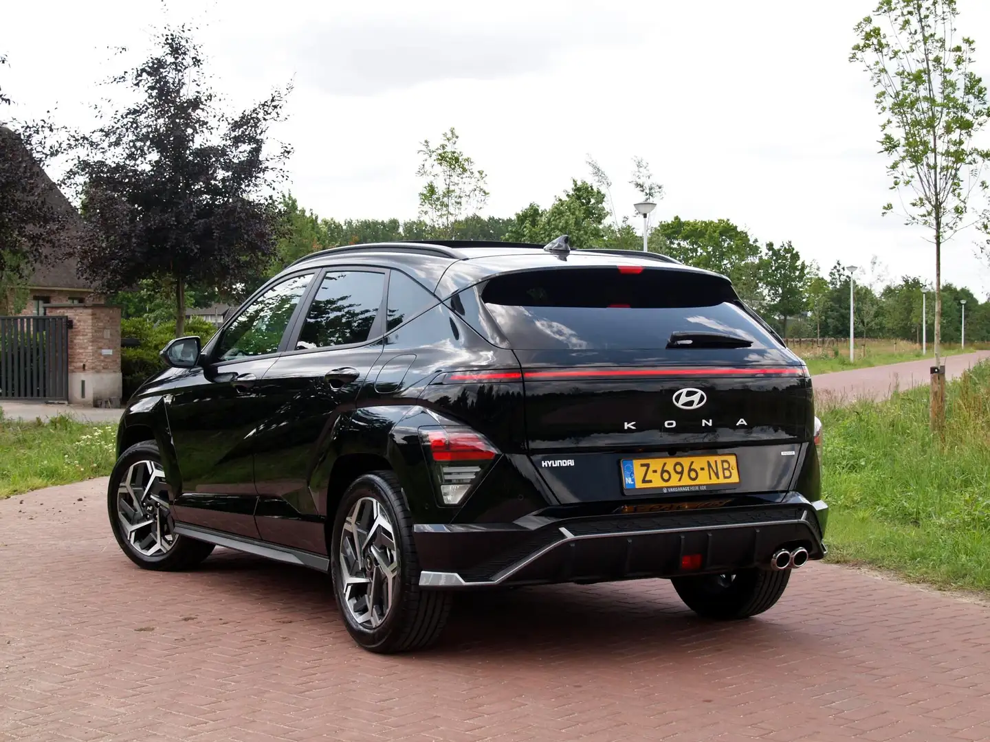 Hyundai KONA 1.6 GDI HEV N Line Sky | Panoramadak | 360 Camera Zwart - 2