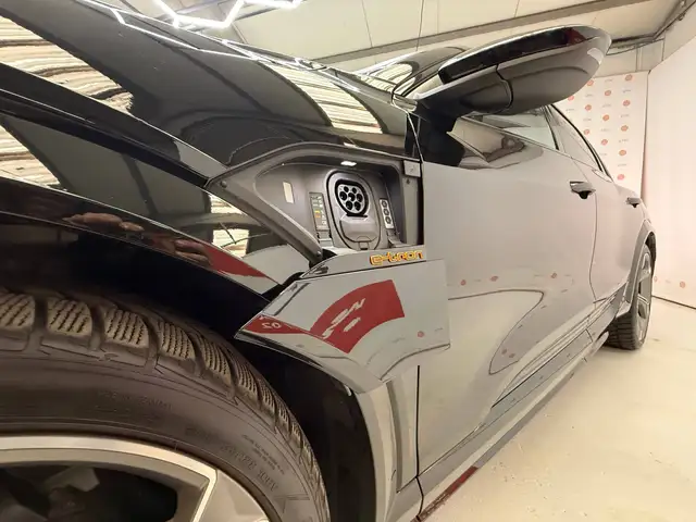 Audi E-Tron S view 9