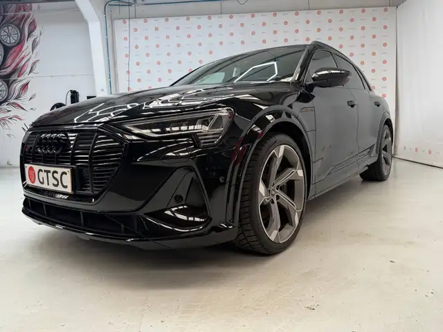 Audi E-Tron S view 2