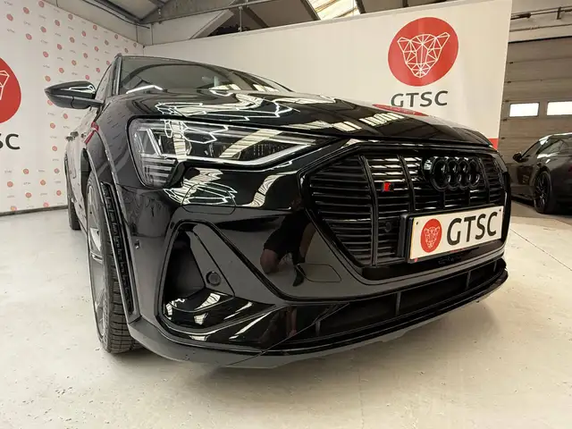 Audi E-Tron S view 14