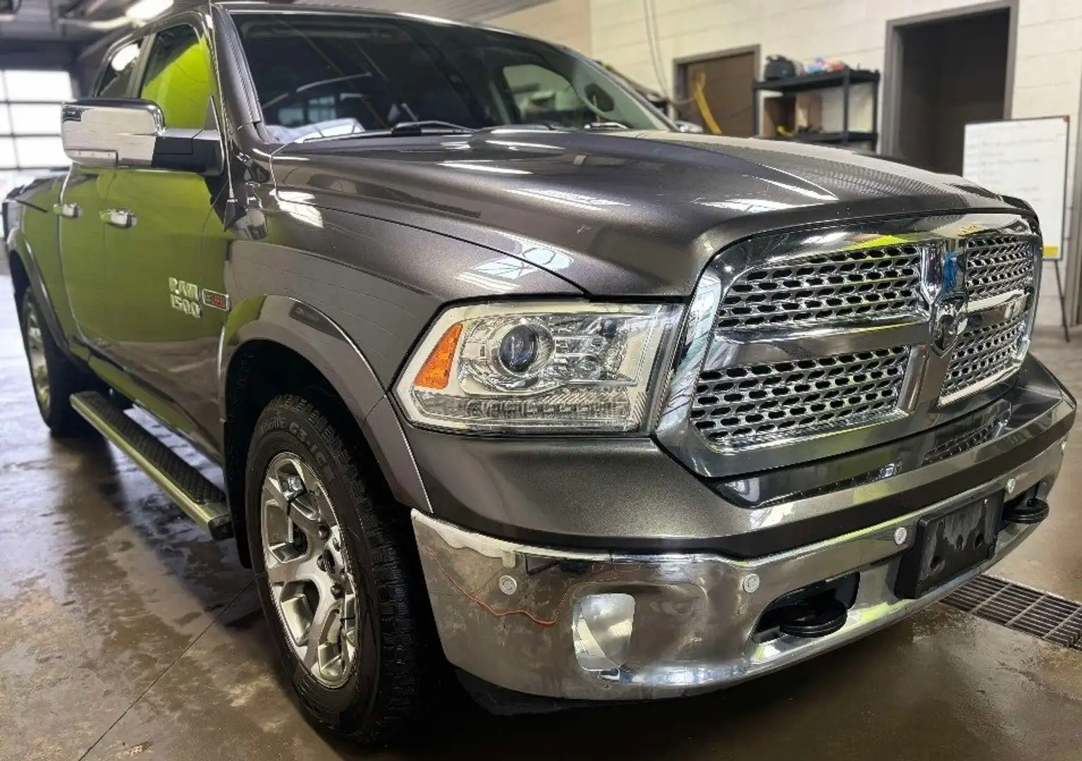 Dodge RAM LARAMIE - 1