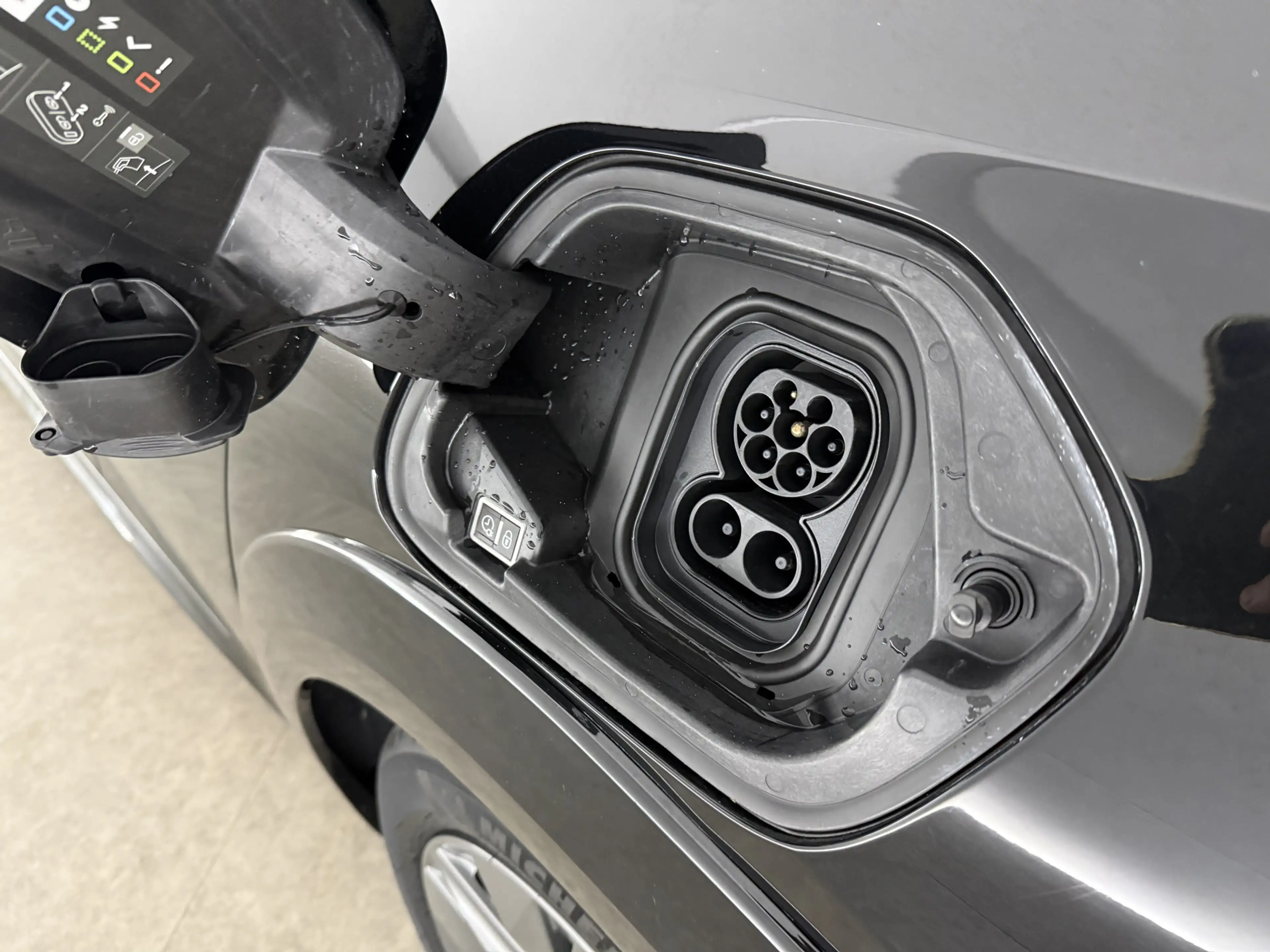 Peugeot e-208 EV Active Pack 50 kWh | Snelladen | SOH 93% | Clim — photo 14
