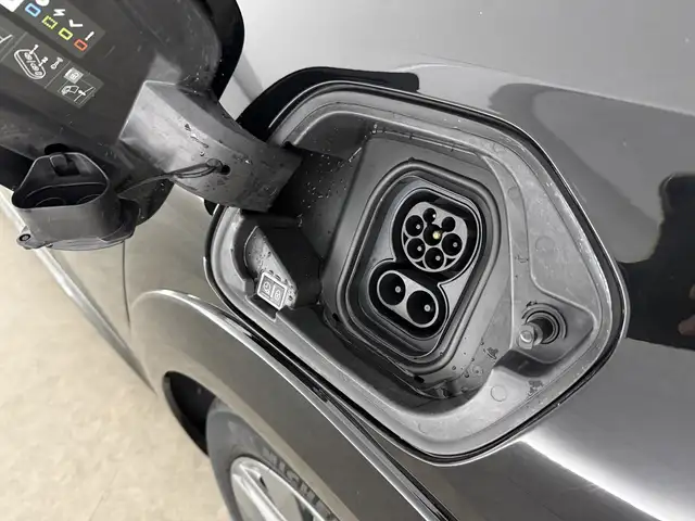 Peugeot E-208 view 14