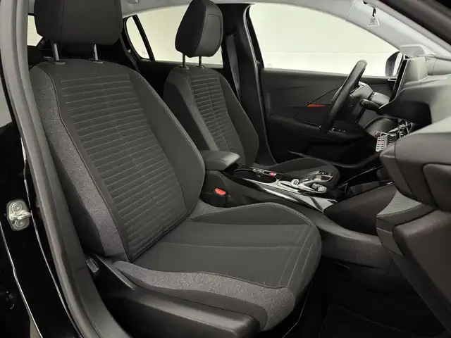 Peugeot E-208 view 17