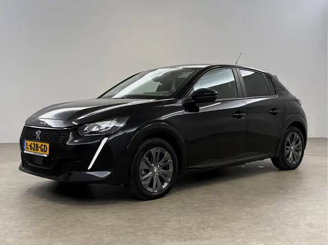 Peugeot E-208 view 8