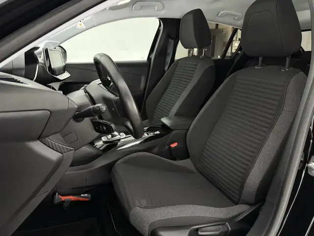 Peugeot E-208 view 16