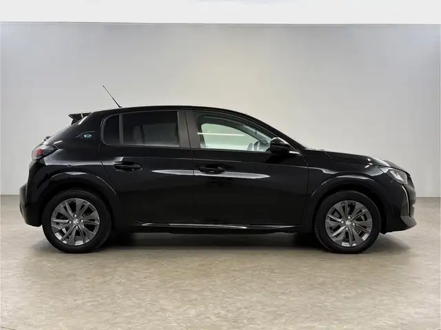 Peugeot E-208 view 11