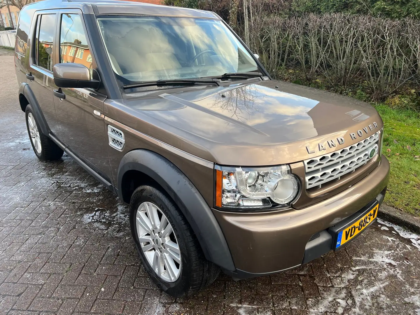 Land Rover Discovery 3.0 SDV6 S Brown - 1