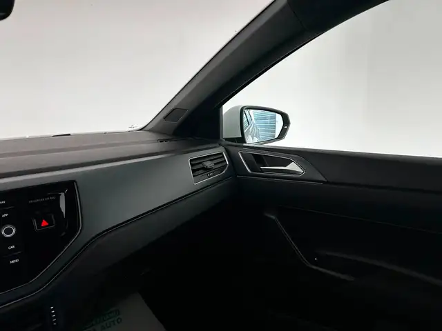 Volkswagen Polo view 18