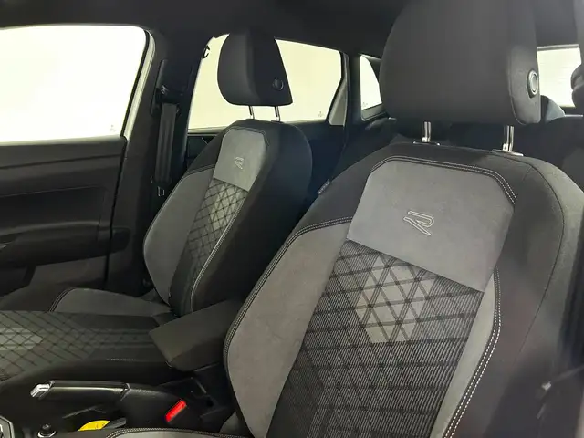 Volkswagen Polo view 9