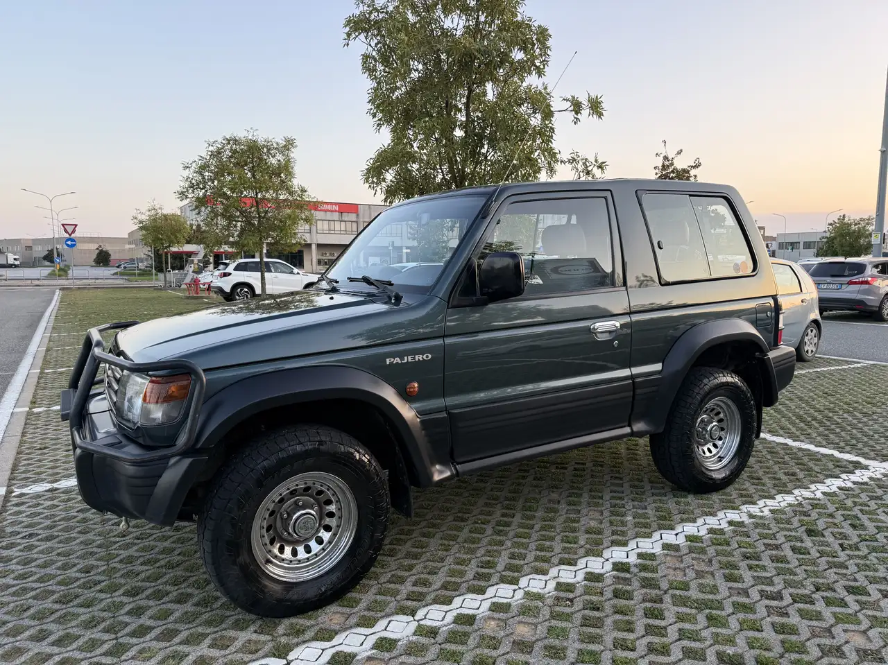 Mitsubishi Pajero Metal Top 2.4 GLX cat., foto 3