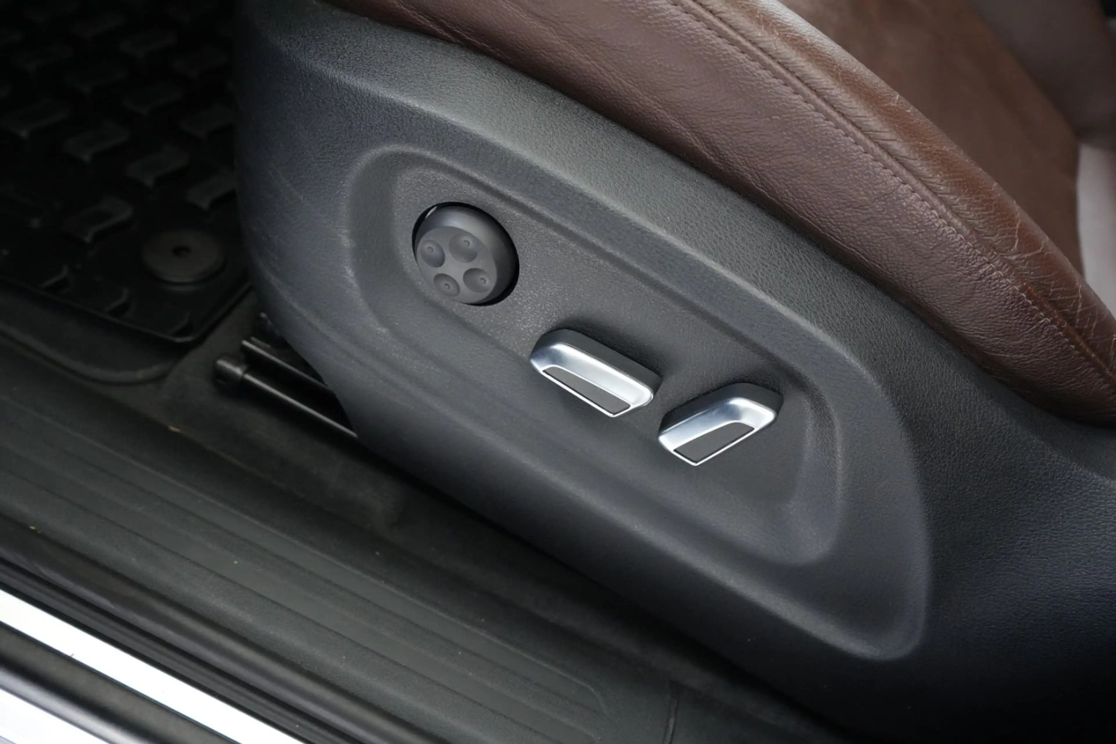 Audi Q5 3.0 TDI 190 kW quattro — photo 12