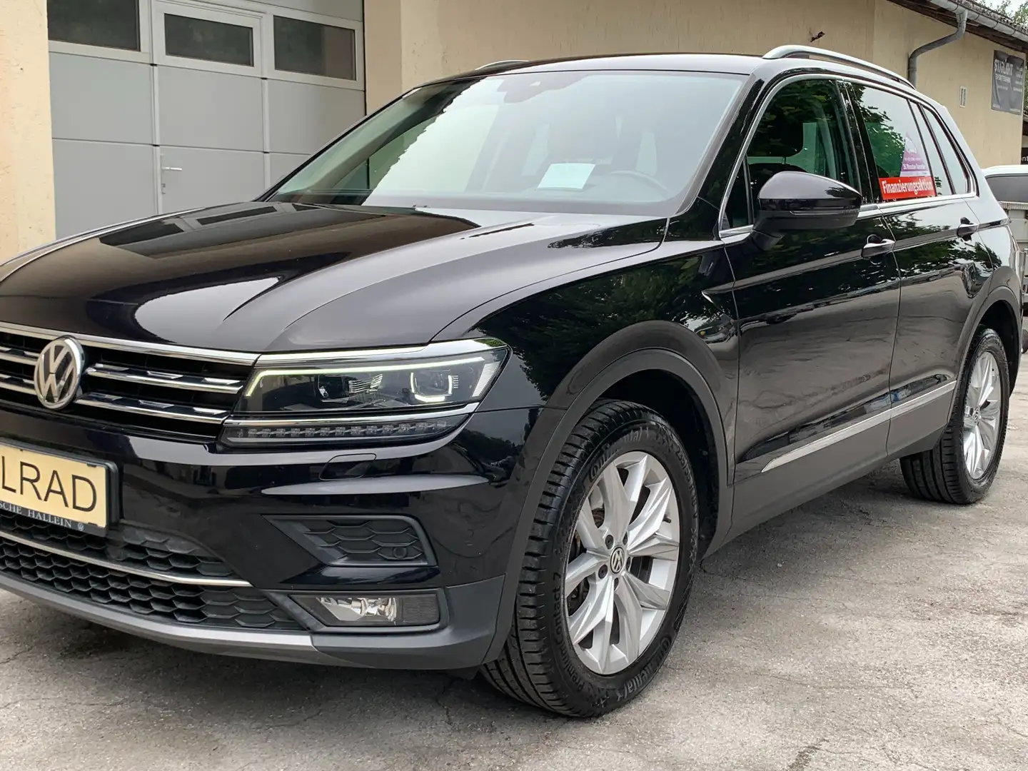 Volkswagen Tiguan Highline 4Motion, NUR VW Service + AHK + Garantie Schwarz - 1