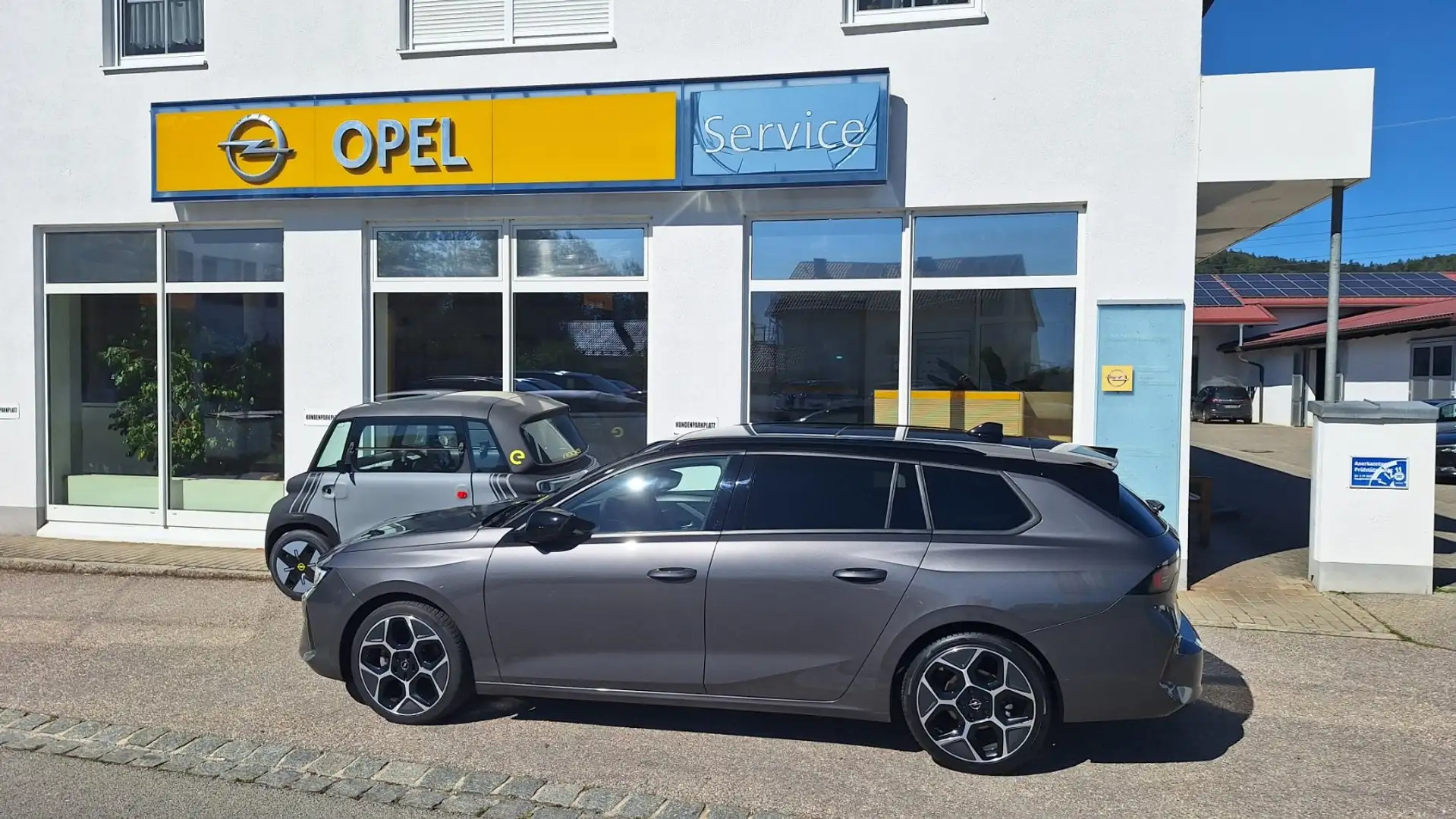 Opel Astra Astra Sports Tourer 1.2 Turbo Automatik Ultimate Grau - 1