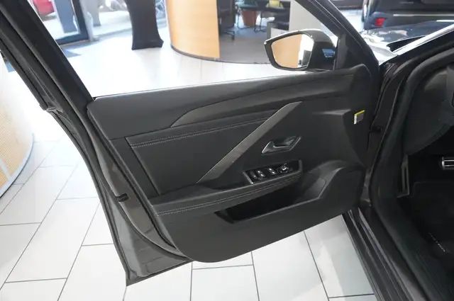 Opel Astra view 17