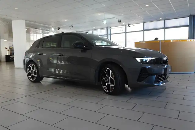 Opel Astra view 7