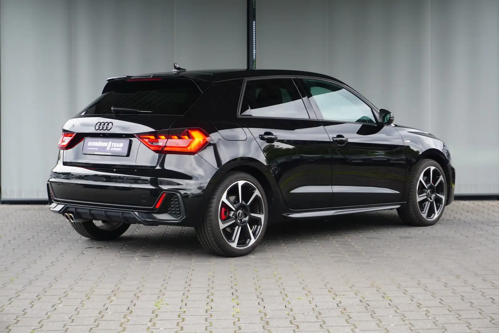 Audi A1 Sportback 40 TFSI S tronic S line LED Carplay K Schwarz - 2