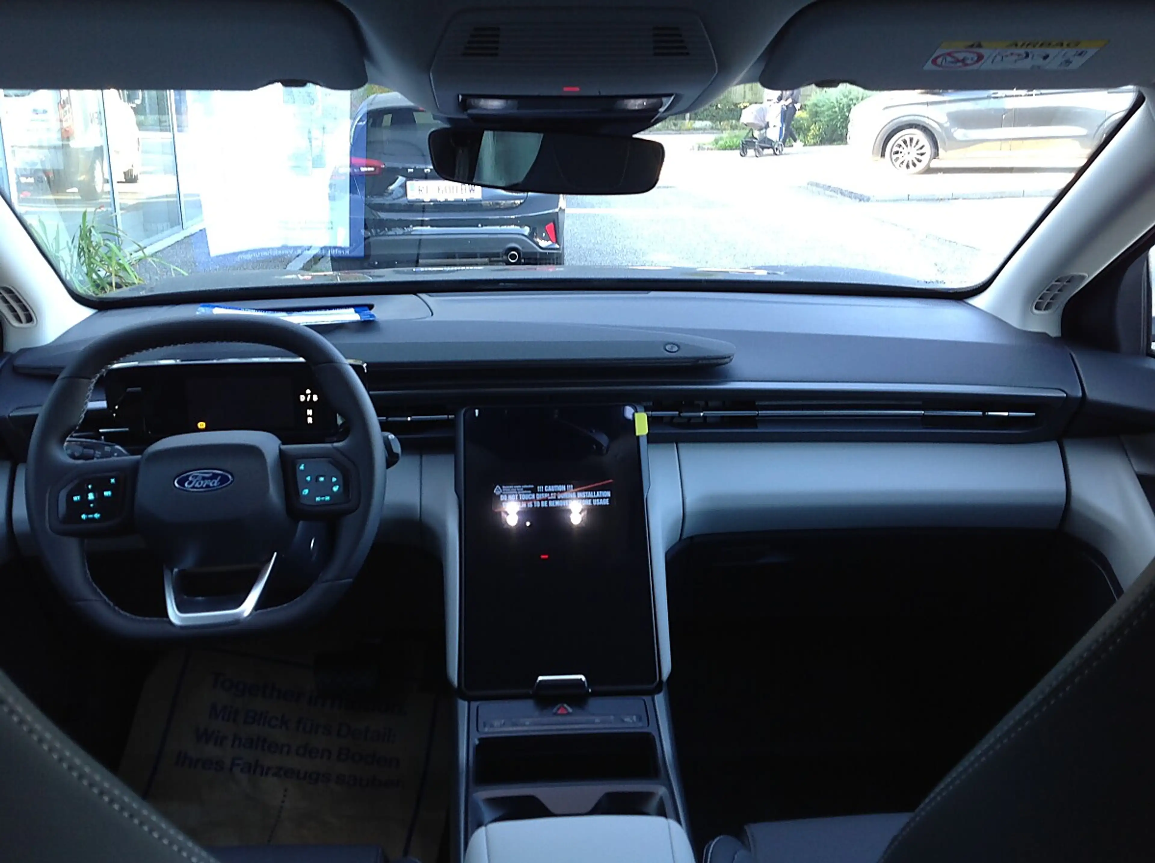 Ford Explorer Select RWD (Extended Range 79KWh) — photo 9