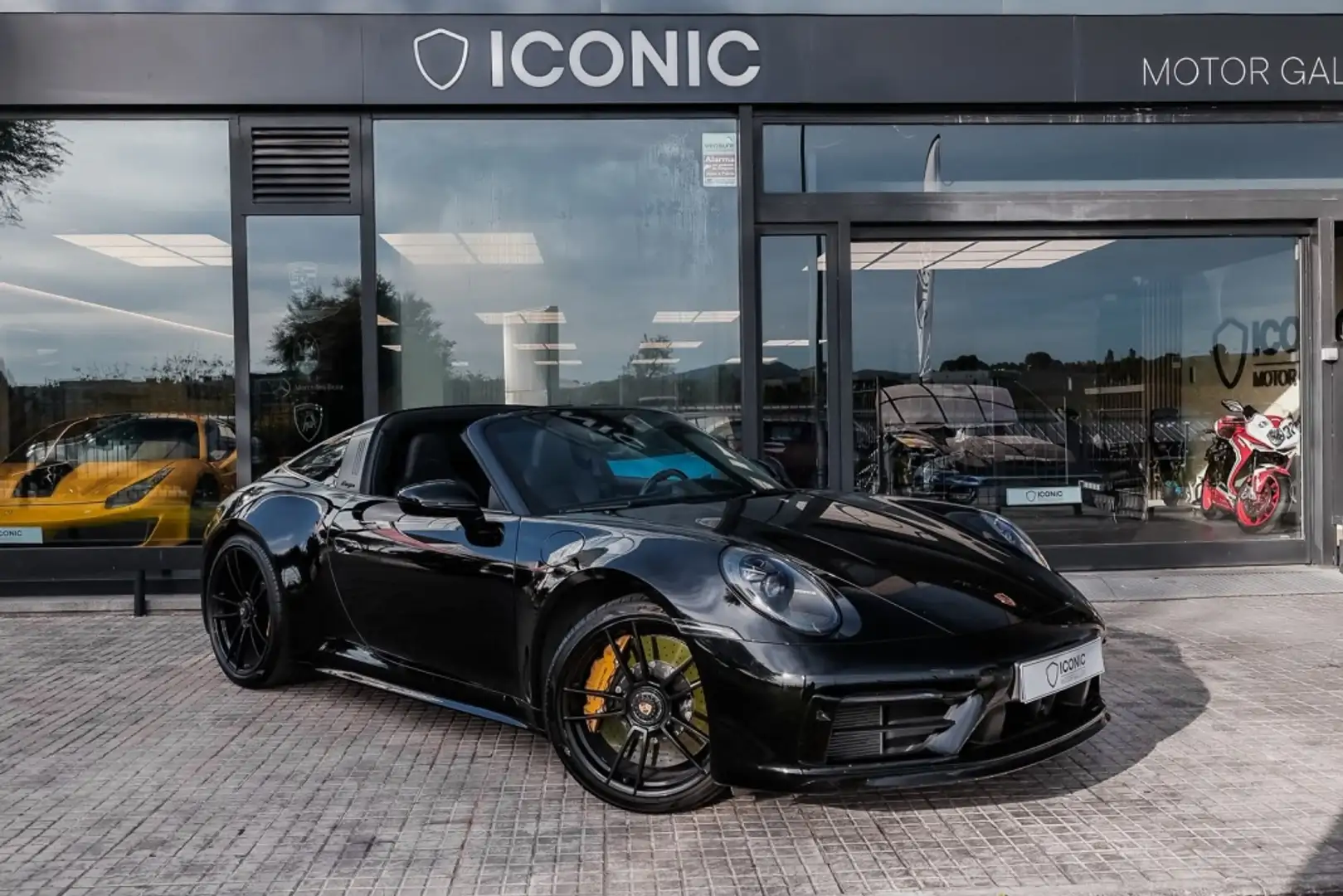 Porsche 992 Targa 4 GTS PDK Negro - 1