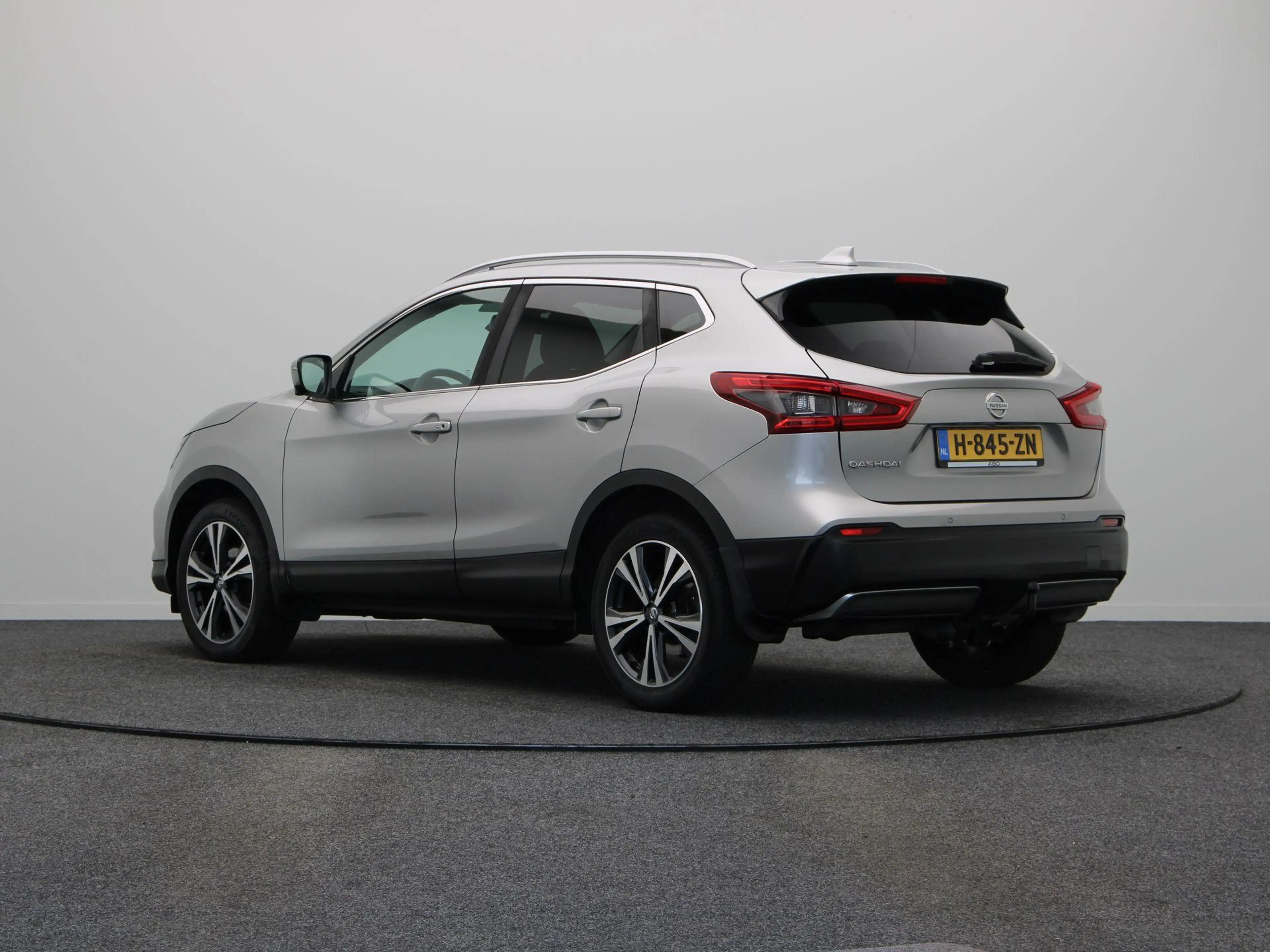 Nissan Qashqai 158pk DIG-T N-Connecta | Panorama dak | Trekhaak | — photo 2
