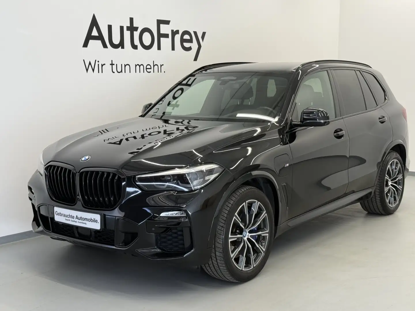 BMW X5 xDrive45e Schwarz - 1