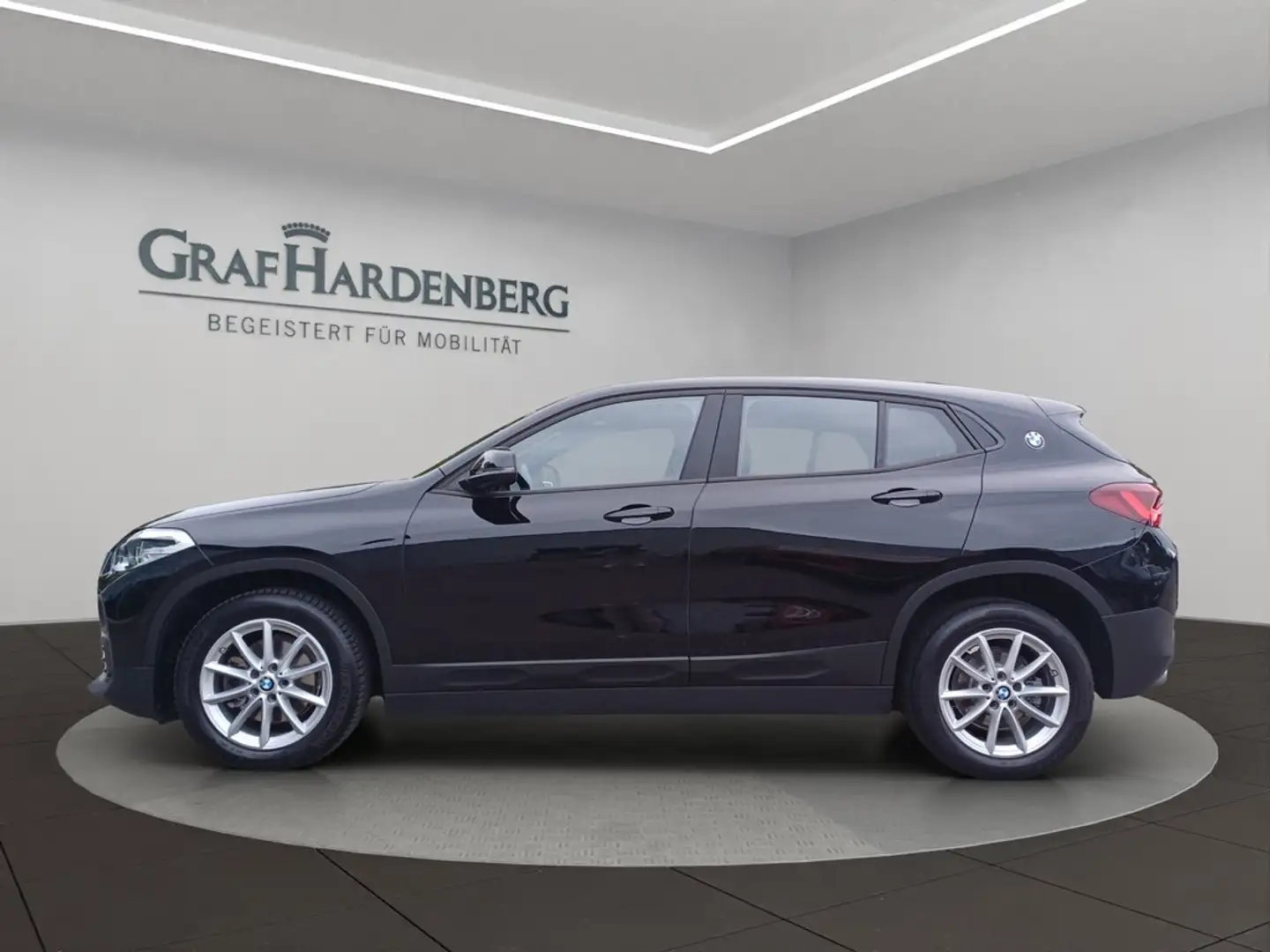 BMW X2 sDrive 18i Advantage Steptr. Navi Schwarz - 2