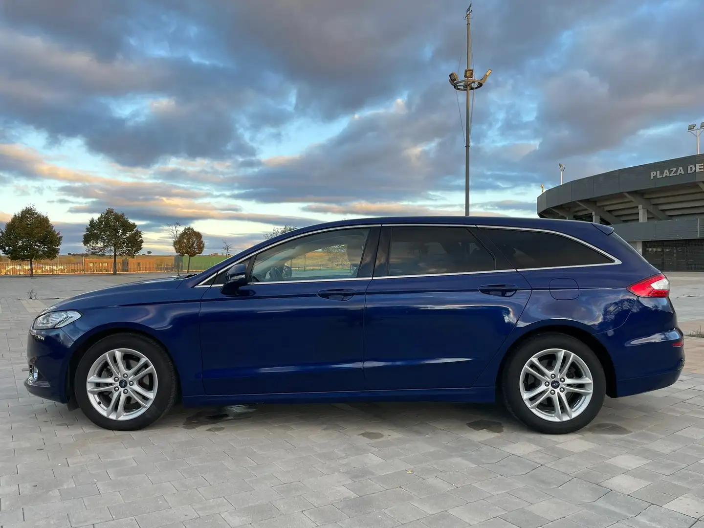 Ford Mondeo Mondeo SB 1.5 EcoBoost Titanium 160 Titanium Azul - 2