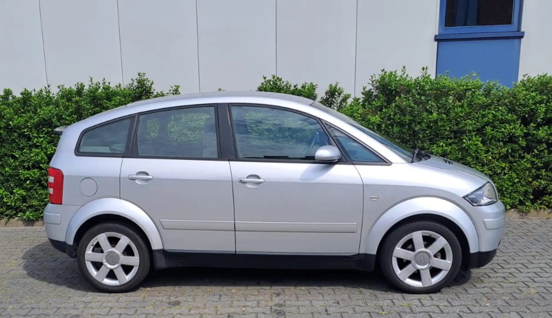 Audi A2 1.4 55KW Airco Gris - 2