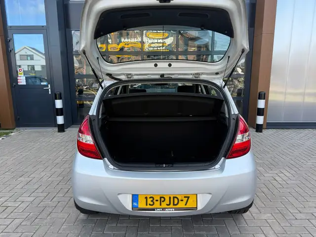 Hyundai i20 view 10